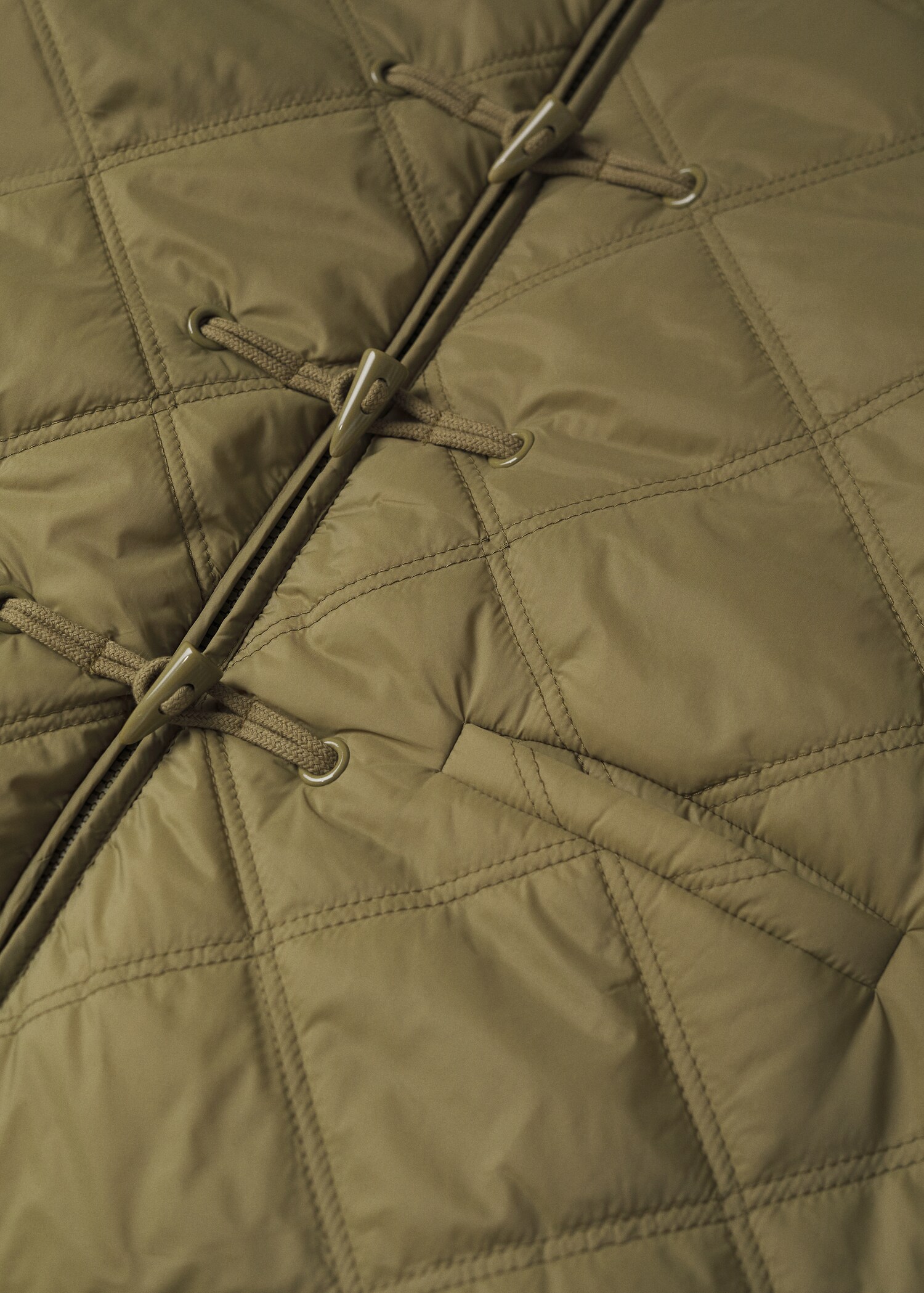 Quilted hooded parka - Details of the article 8