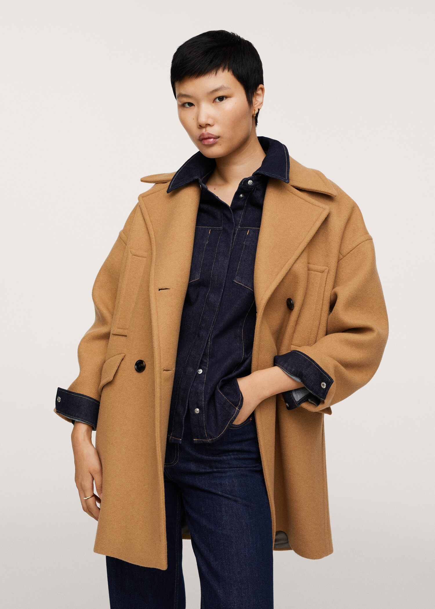 Abrigo lana oversize - Plano medio