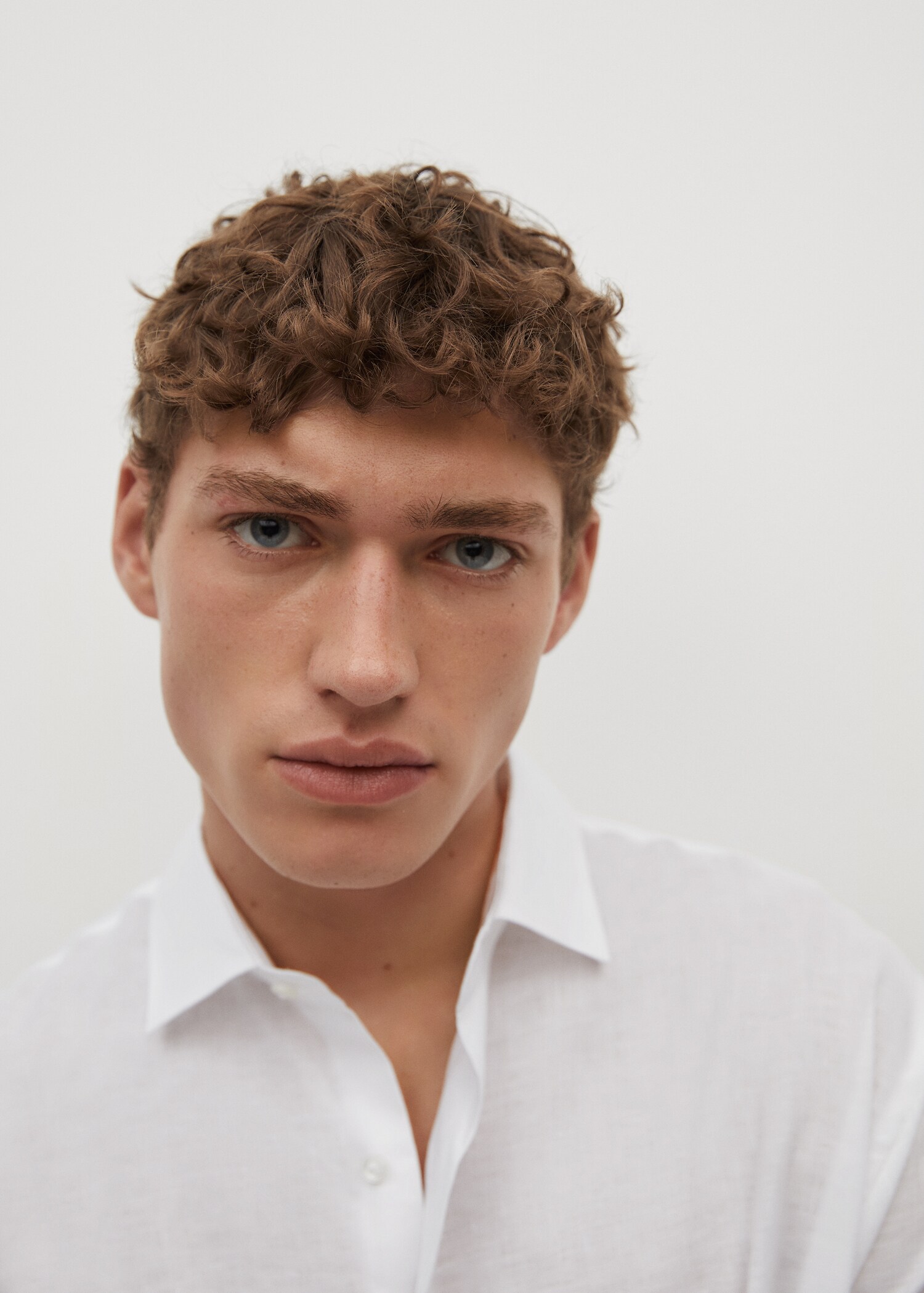 Regular-fit technical linen shirt - Details of the article 2