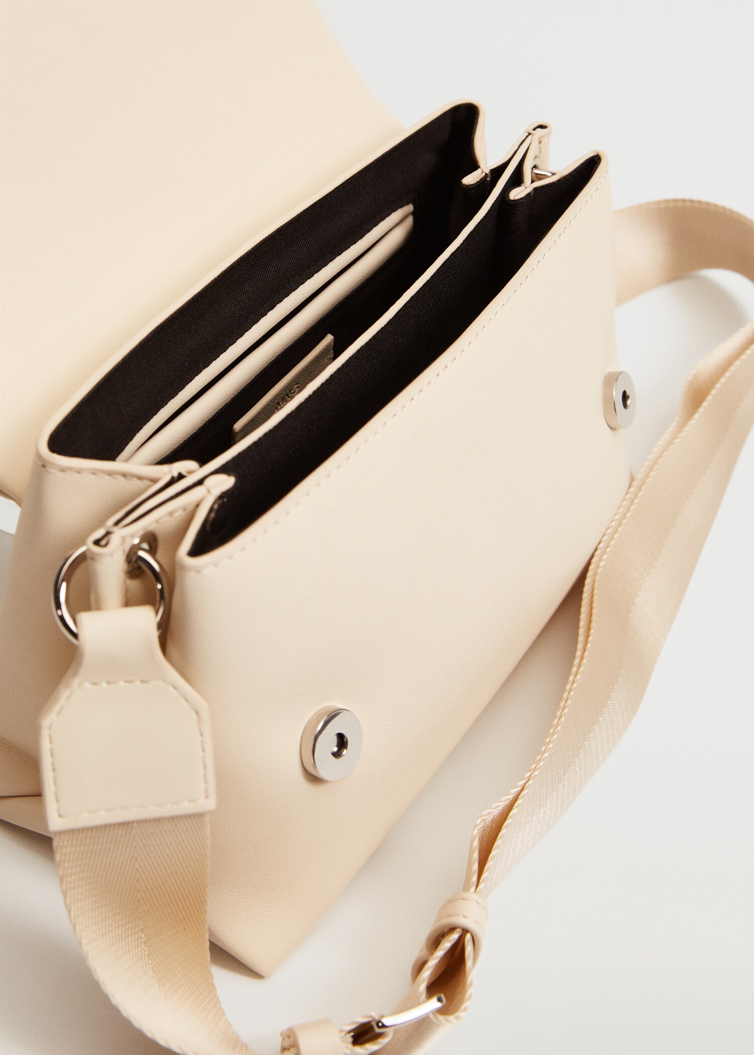 Flap cross-body bag - Details of the article 3