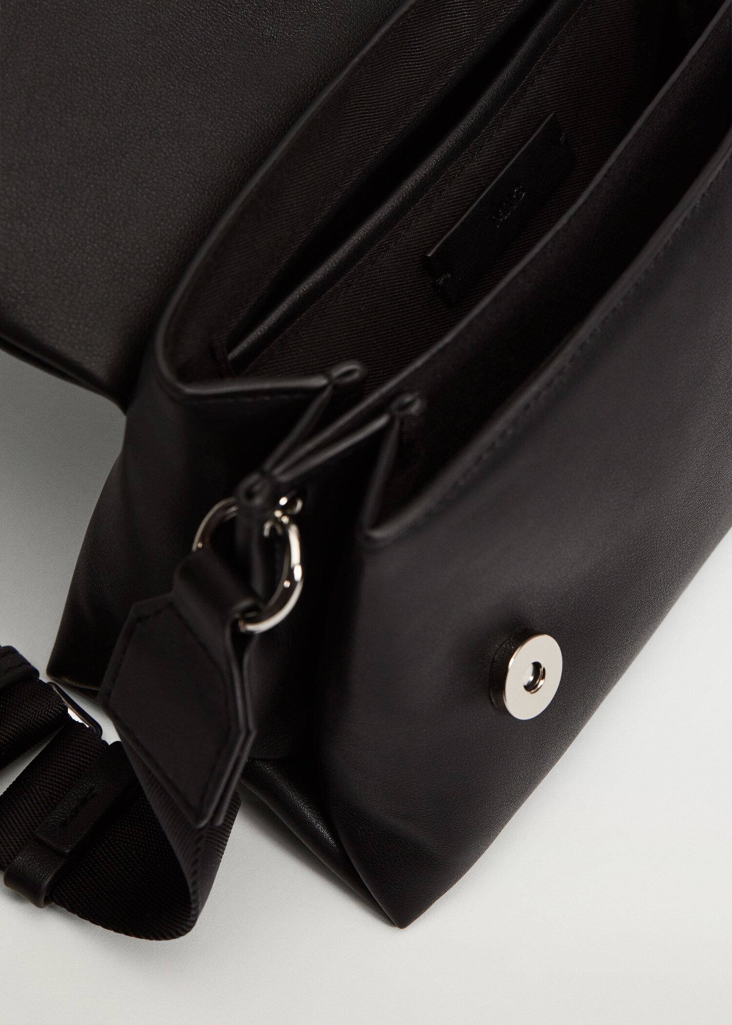 Flap cross-body bag - Details of the article 2