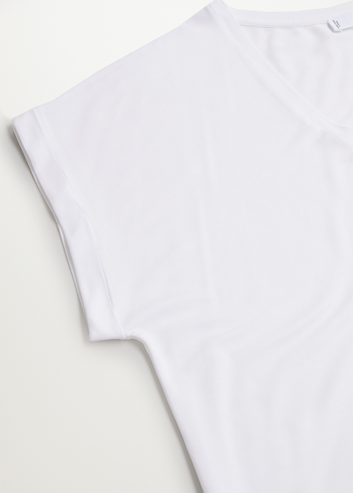Camiseta básica escote pico - Detalle del artículo 8