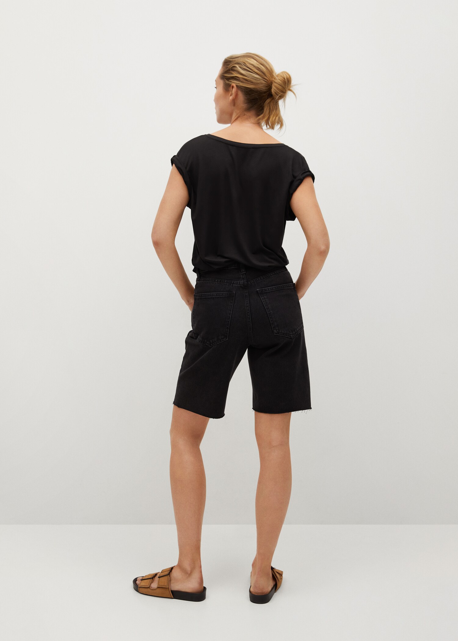 Camiseta básica escote pico - Reverso del artículo
