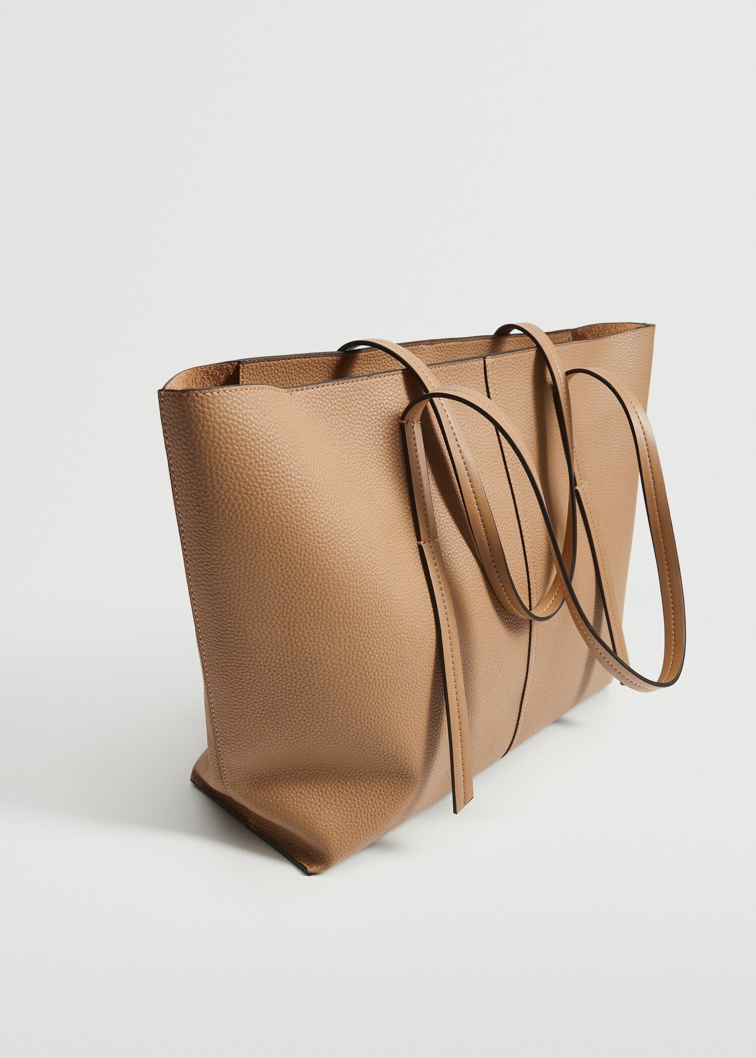 Bolso shopper abatanado - Plano medio