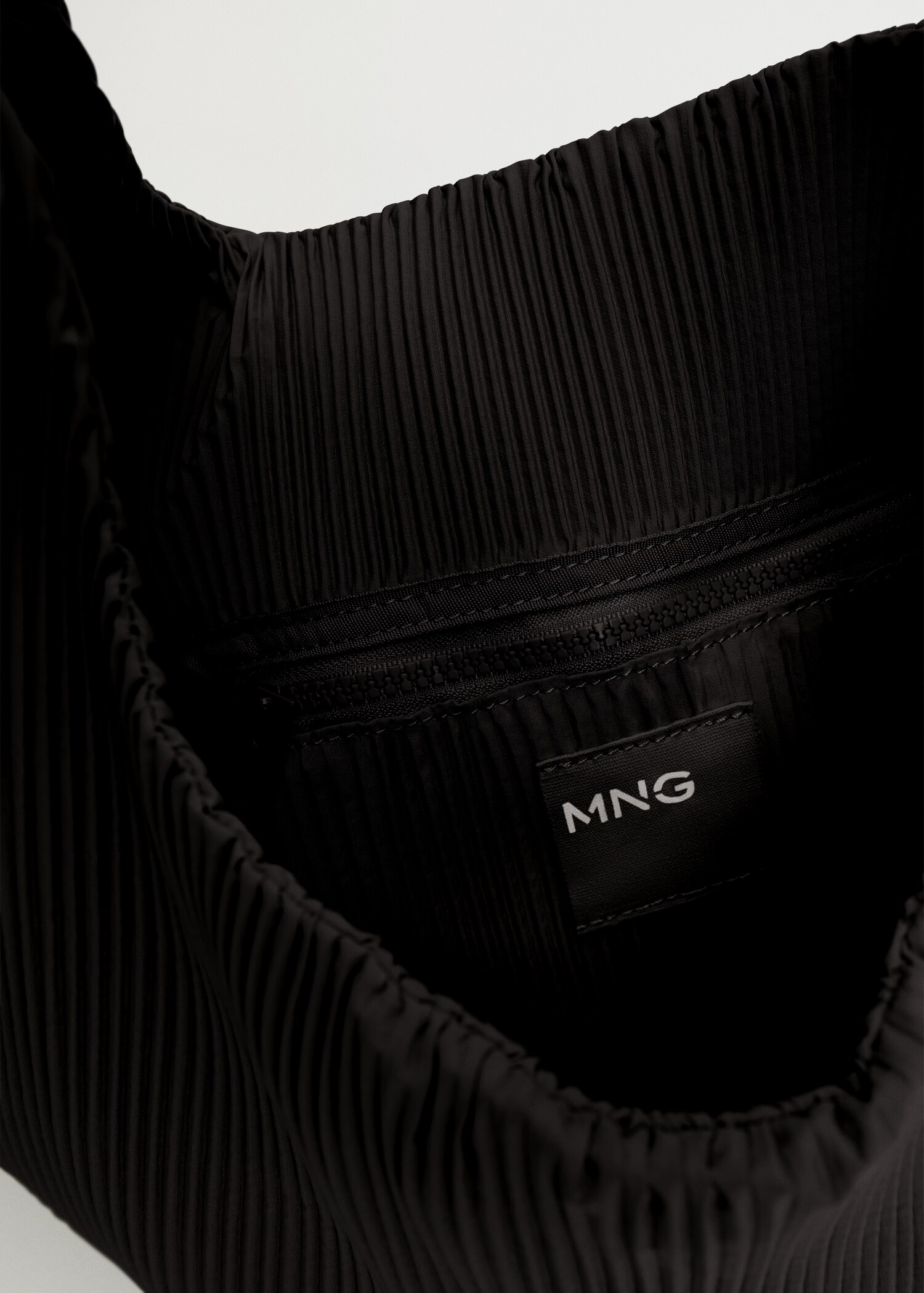 Bolso saco plisado - Detalle del artículo 2