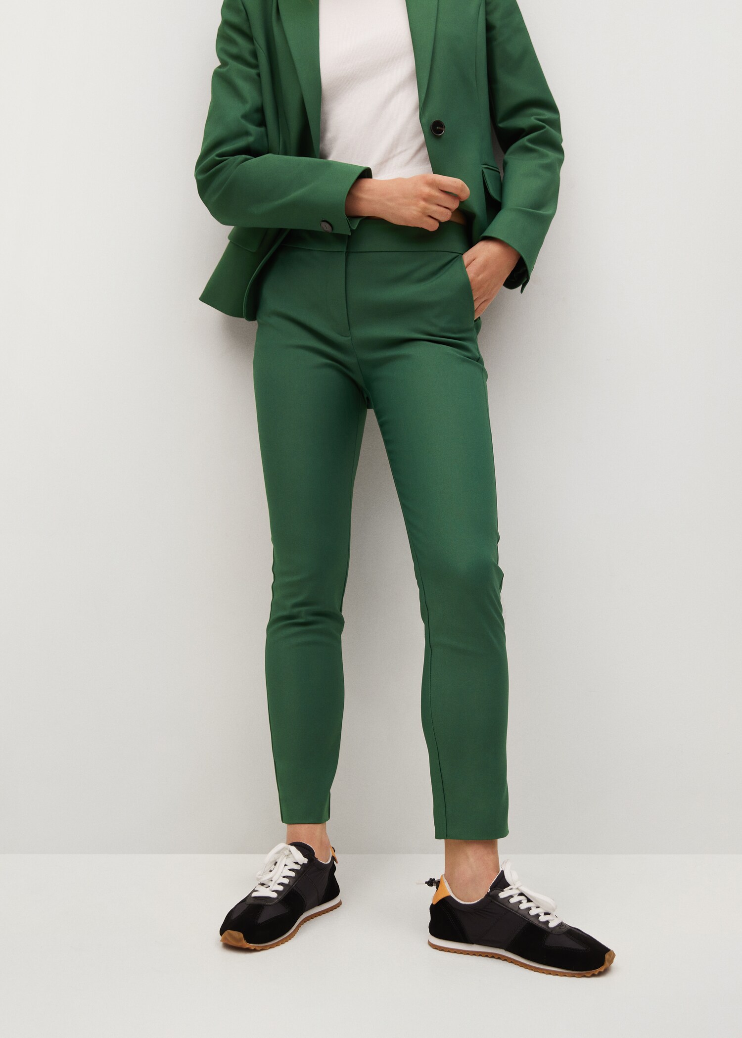 Pantalón pitillo traje - Plano medio
