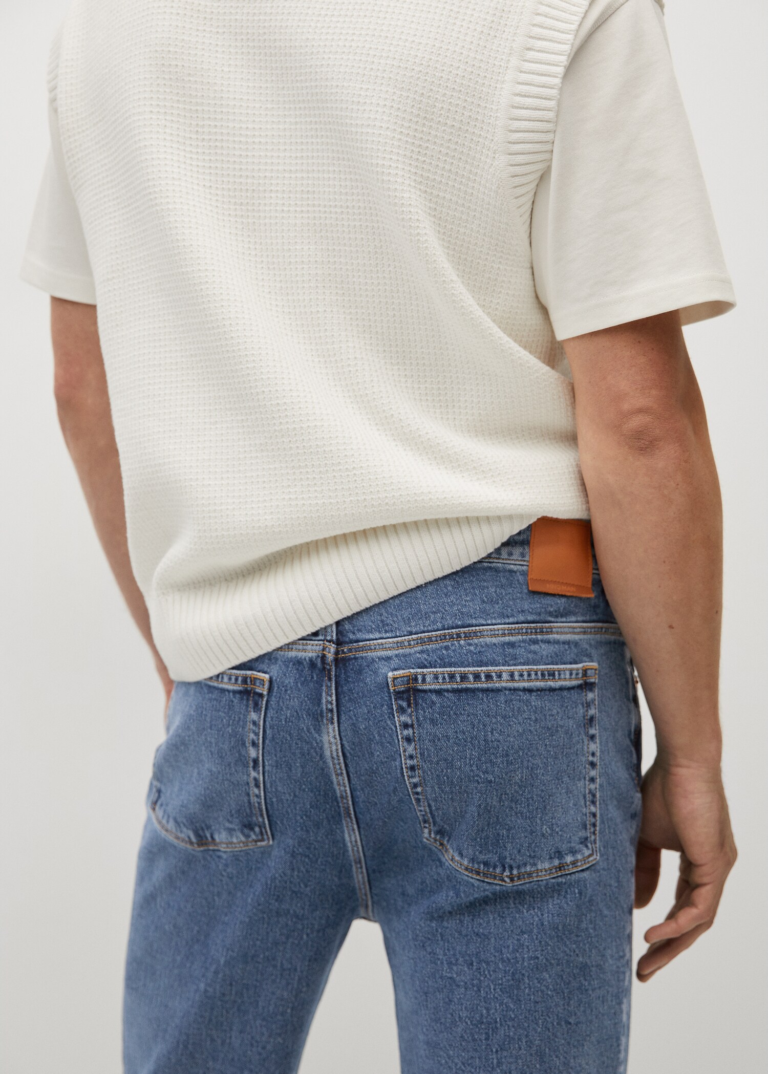 Džíny Hillary loose fit tmavé s efektem oprání - Detail zboží 1