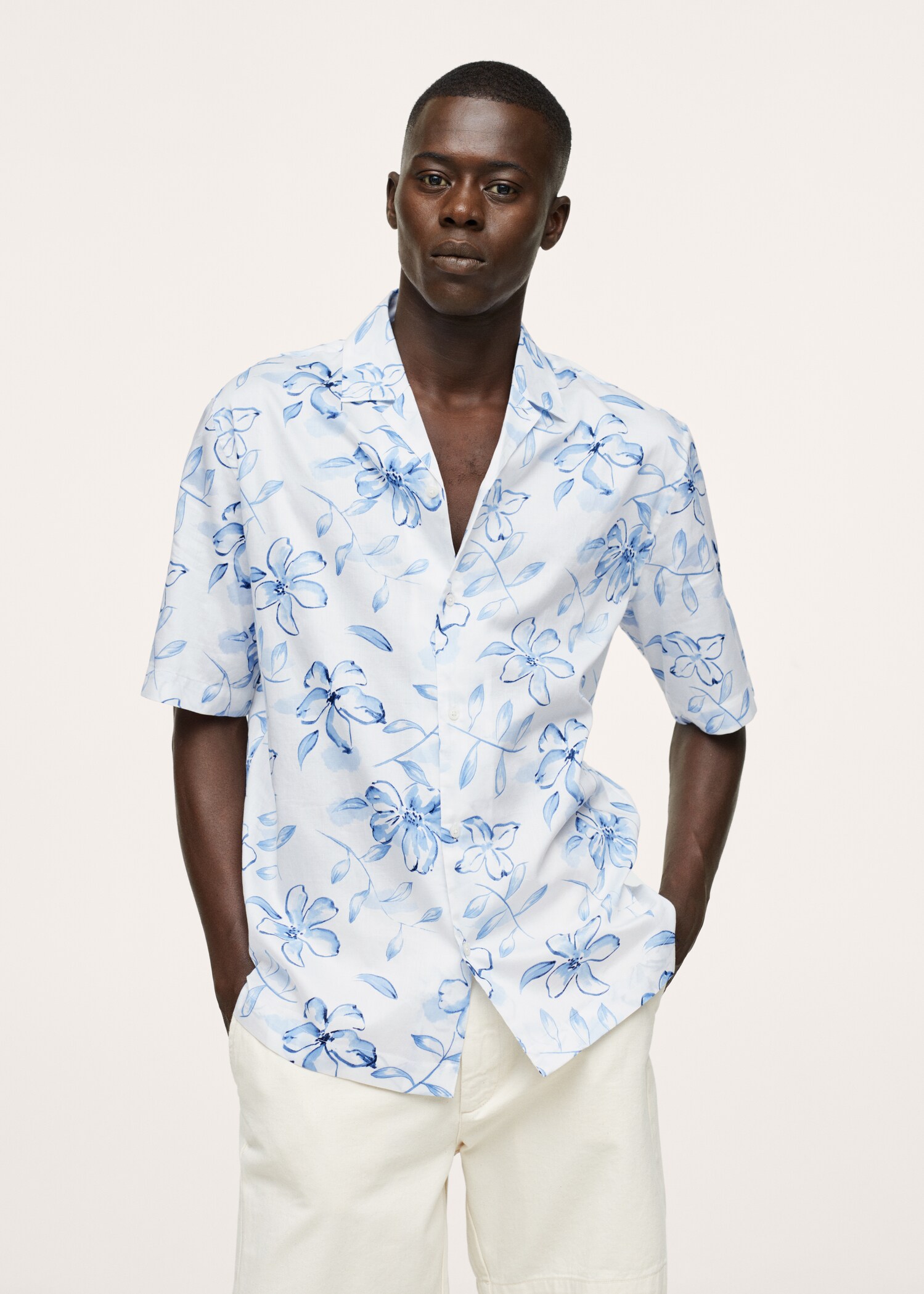Camisa relaxed estampado hawaiano  - Plano medio