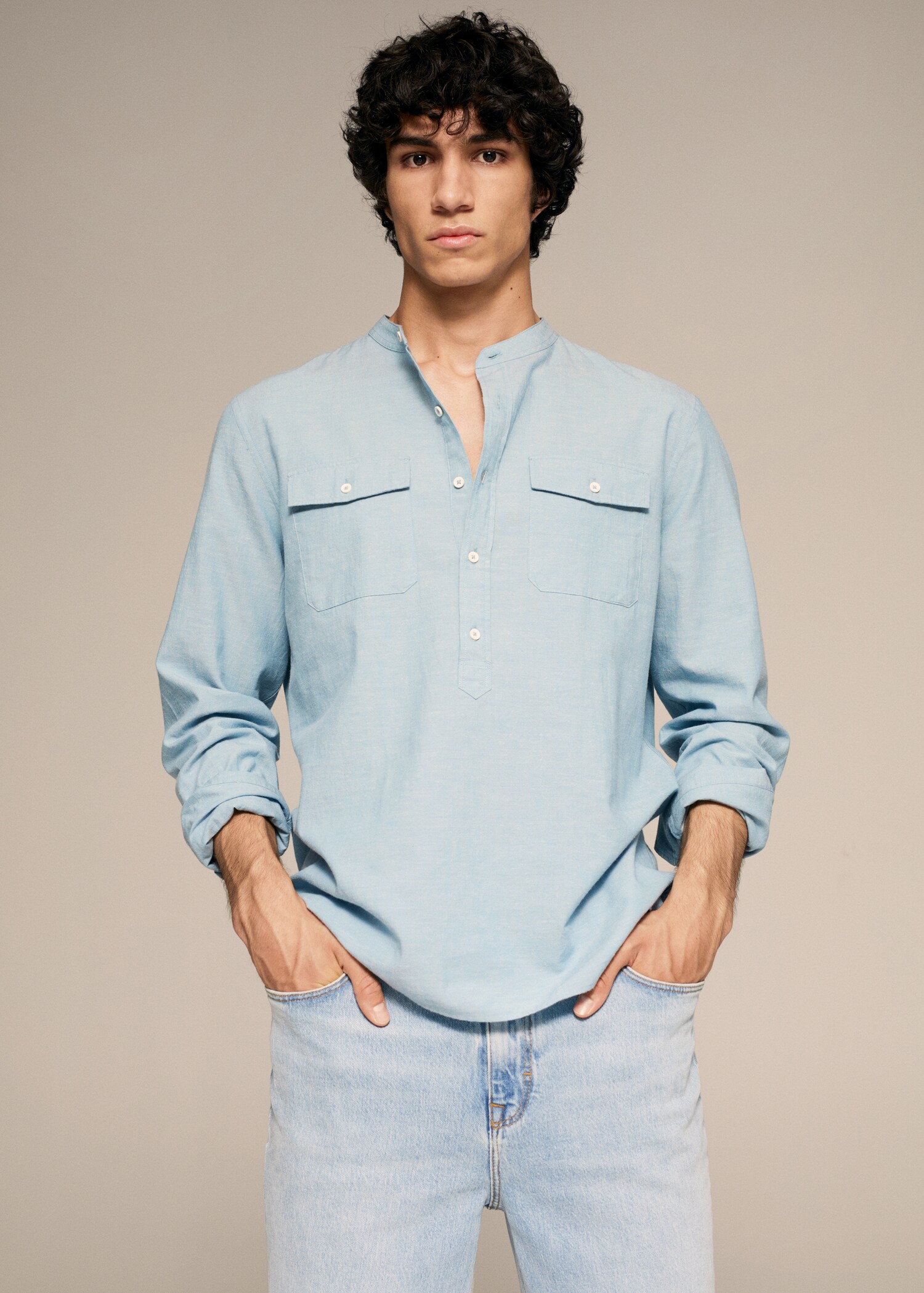 Camisa de algodão e linho com gola de mandarim - Pormenor do artigo 5
