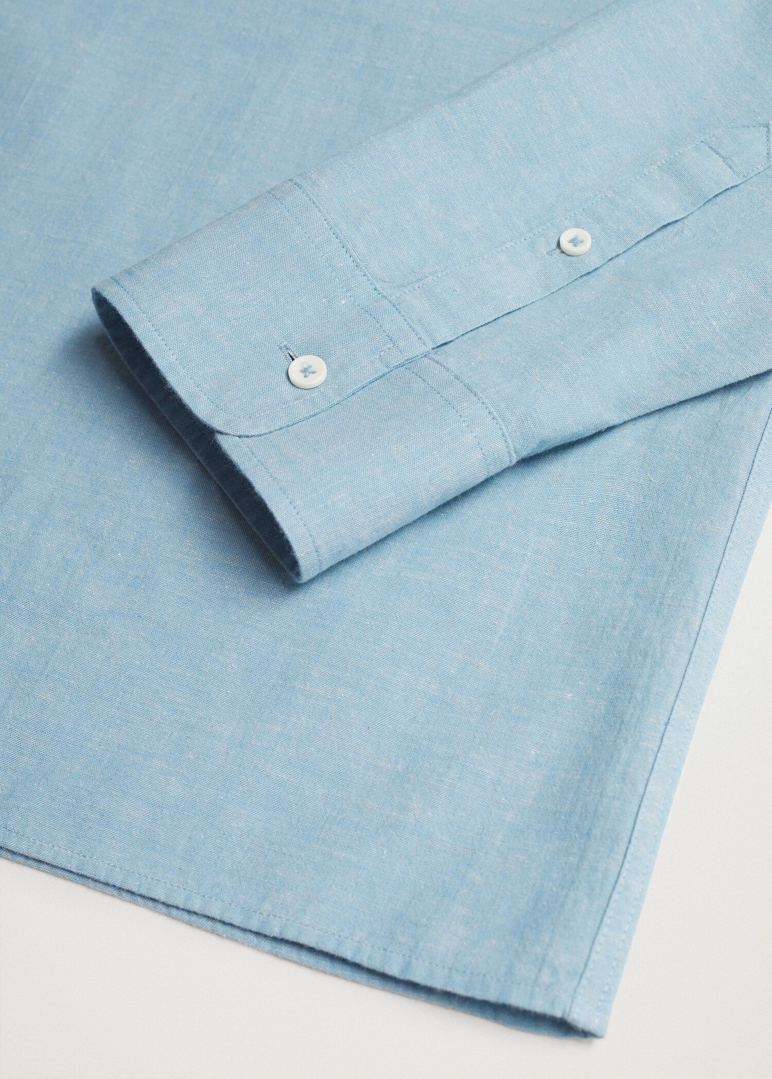 Camisa de algodão e linho com gola de mandarim - Pormenor do artigo 7