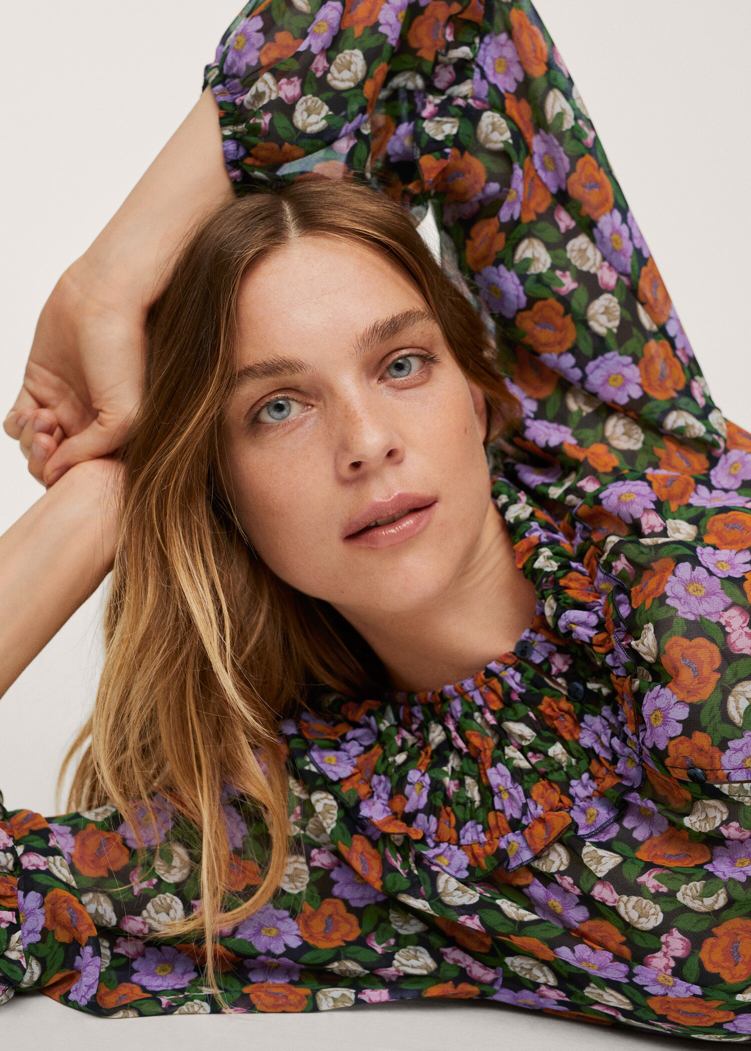 Blusa fluida estampado floral - Detalle del artículo 1