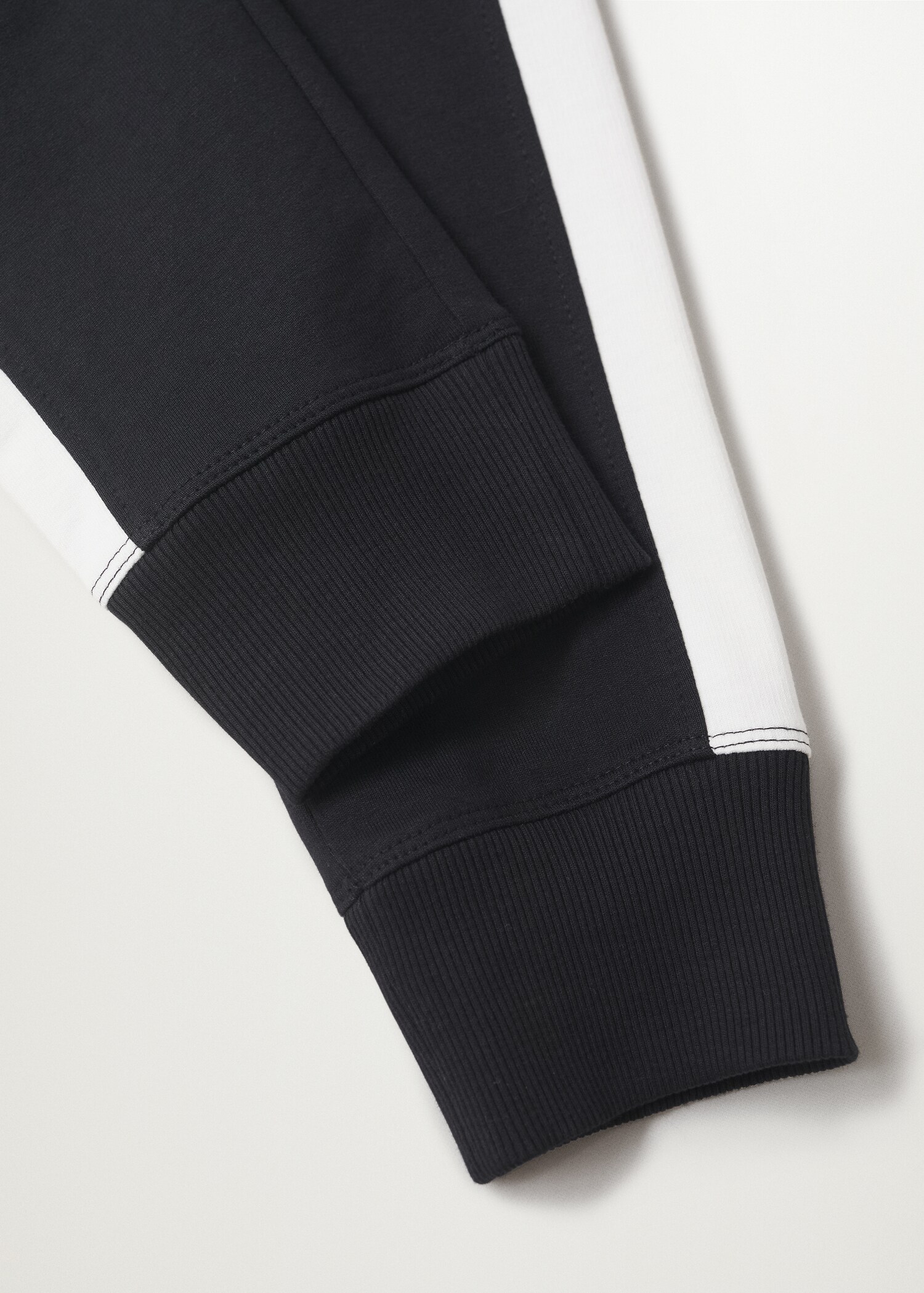 Kalhoty jogger s pruhy - Detail zboží 8
