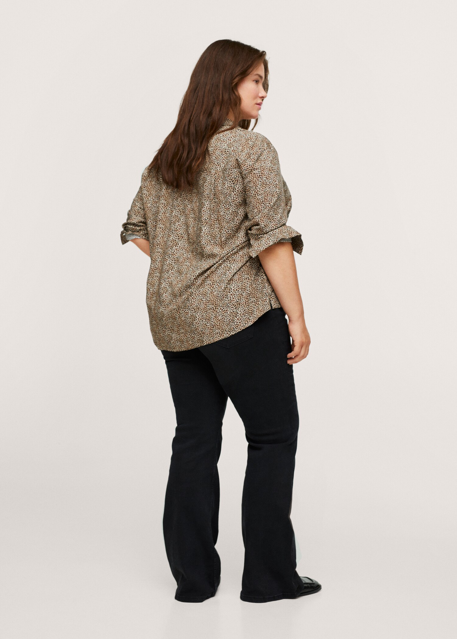 Blusa fluida estampada - Reverso del artículo