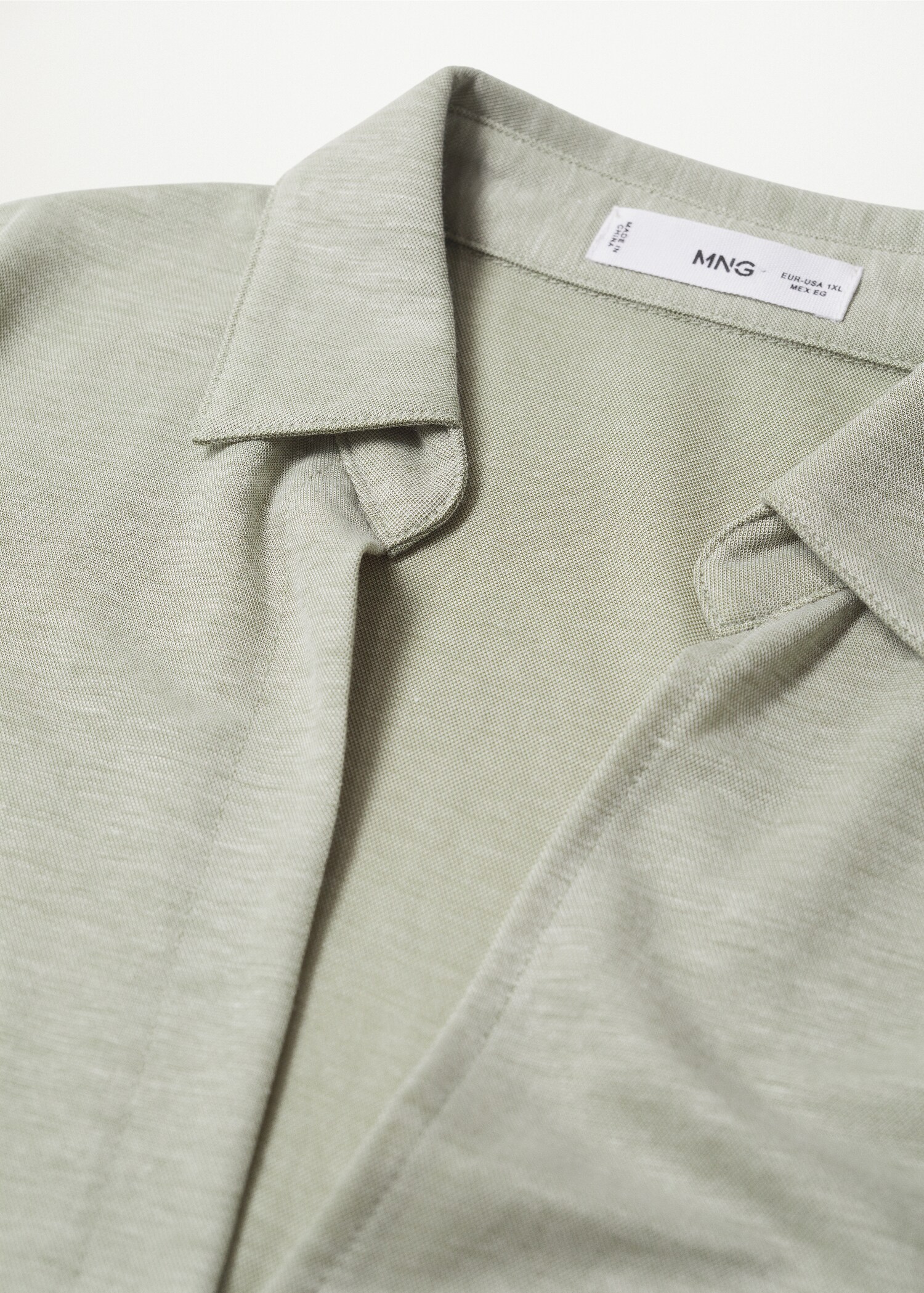 Camiseta cuello pico - Detalle del artículo 8