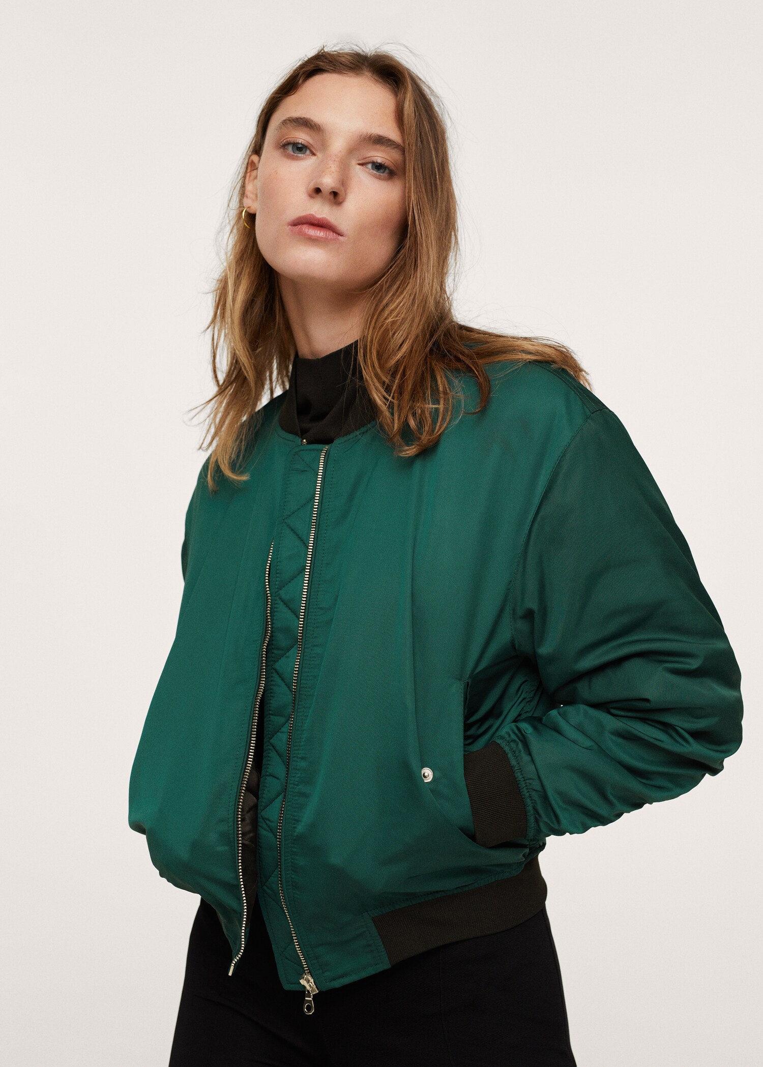 Chaqueta bomber  - Plano medio