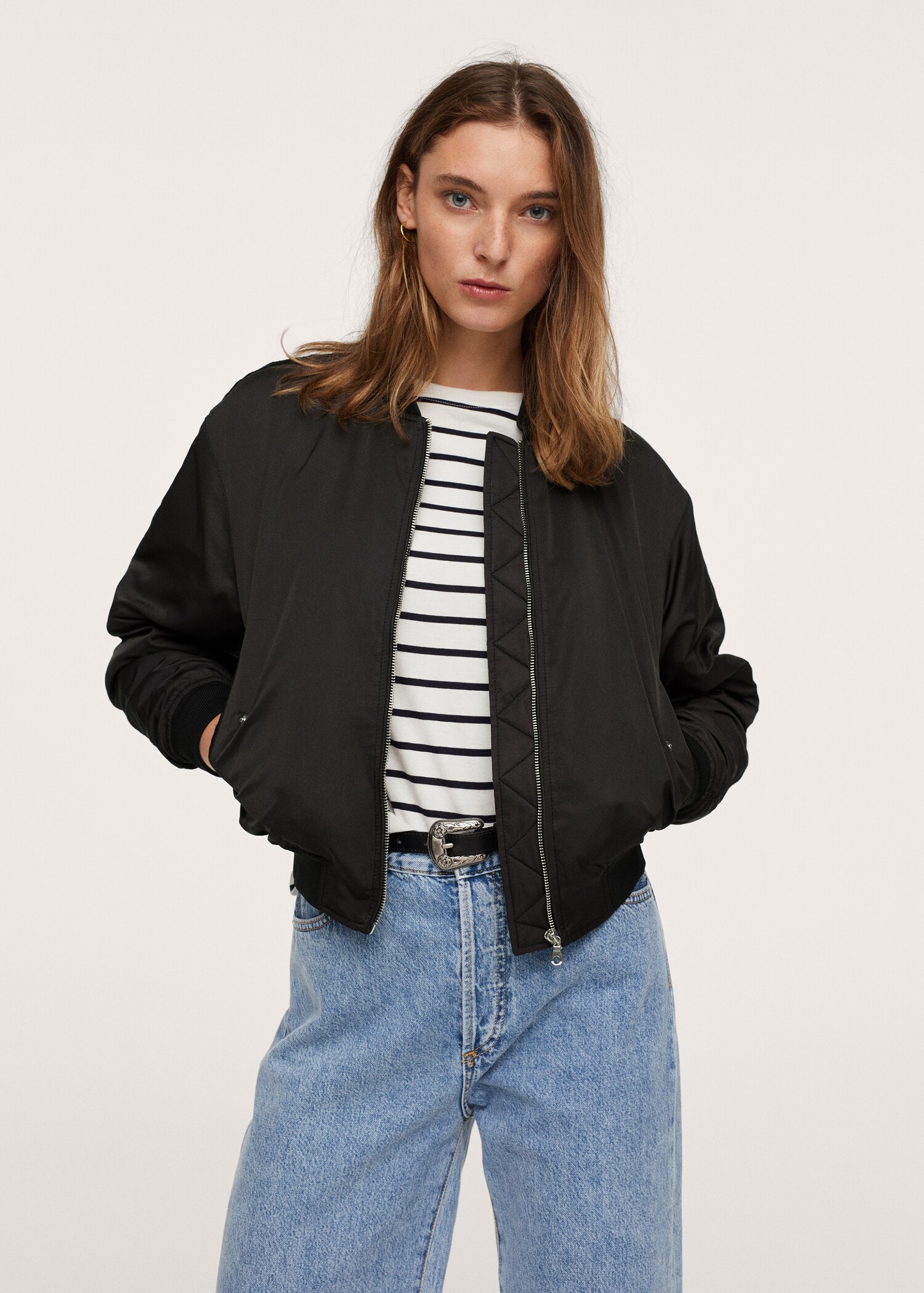 Chaqueta bomber  - Plano medio