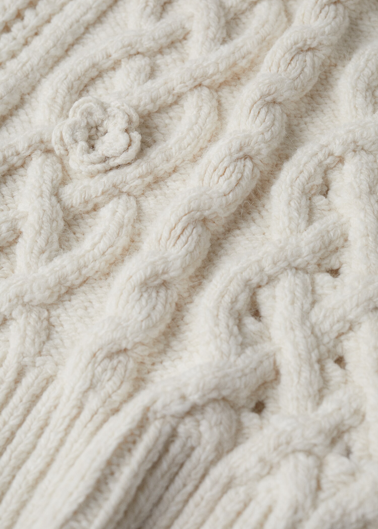 Cable-knit sweater - Details of the article 8