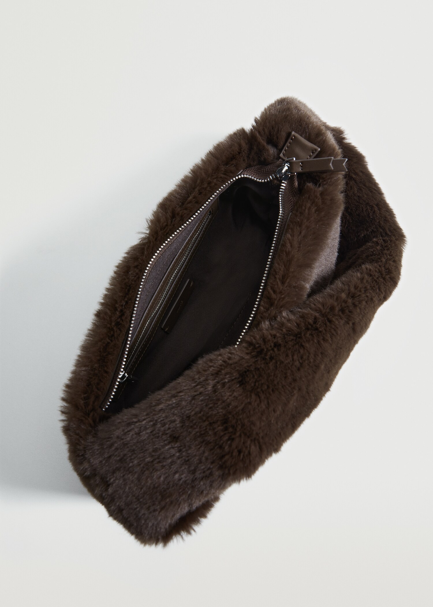 Fur-effect baguette bag - Details of the article 3