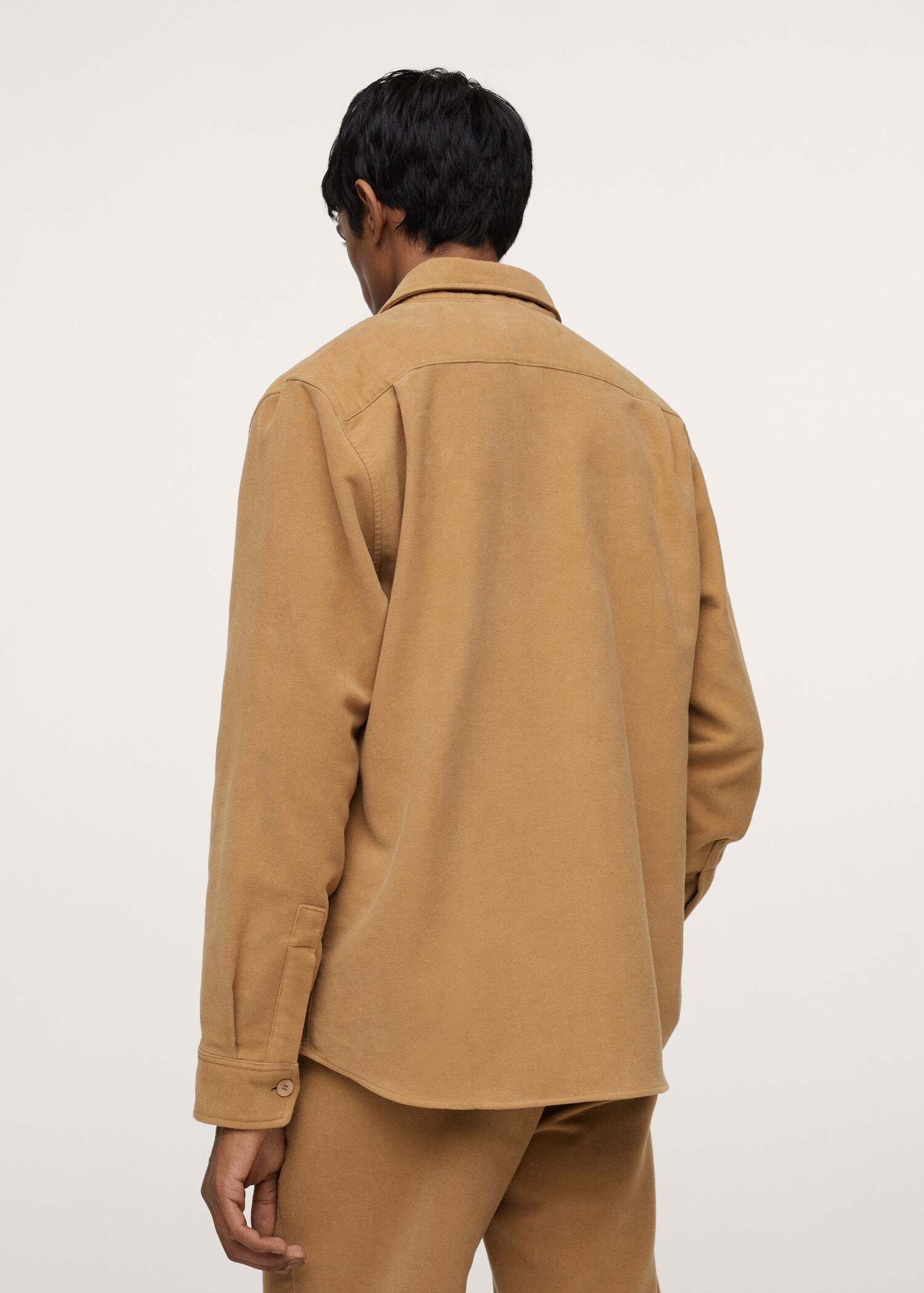 Sobrecamisa textura bolsillos - Reverso del artículo