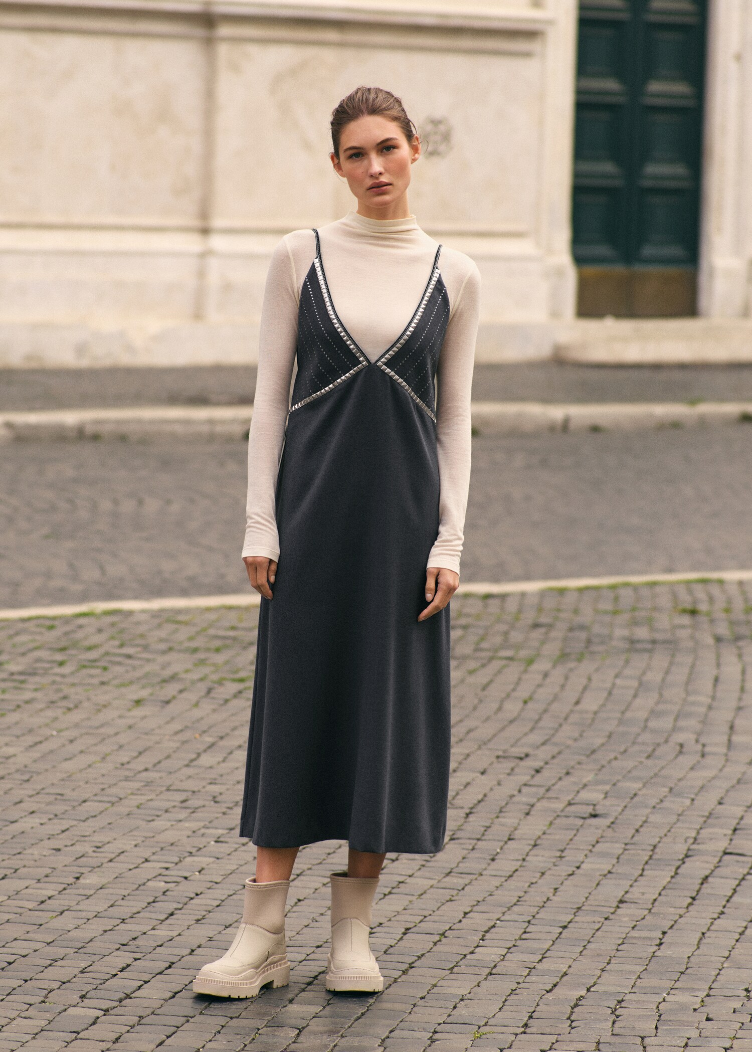 Vestido escote tachuelas - Detalle del artículo 5