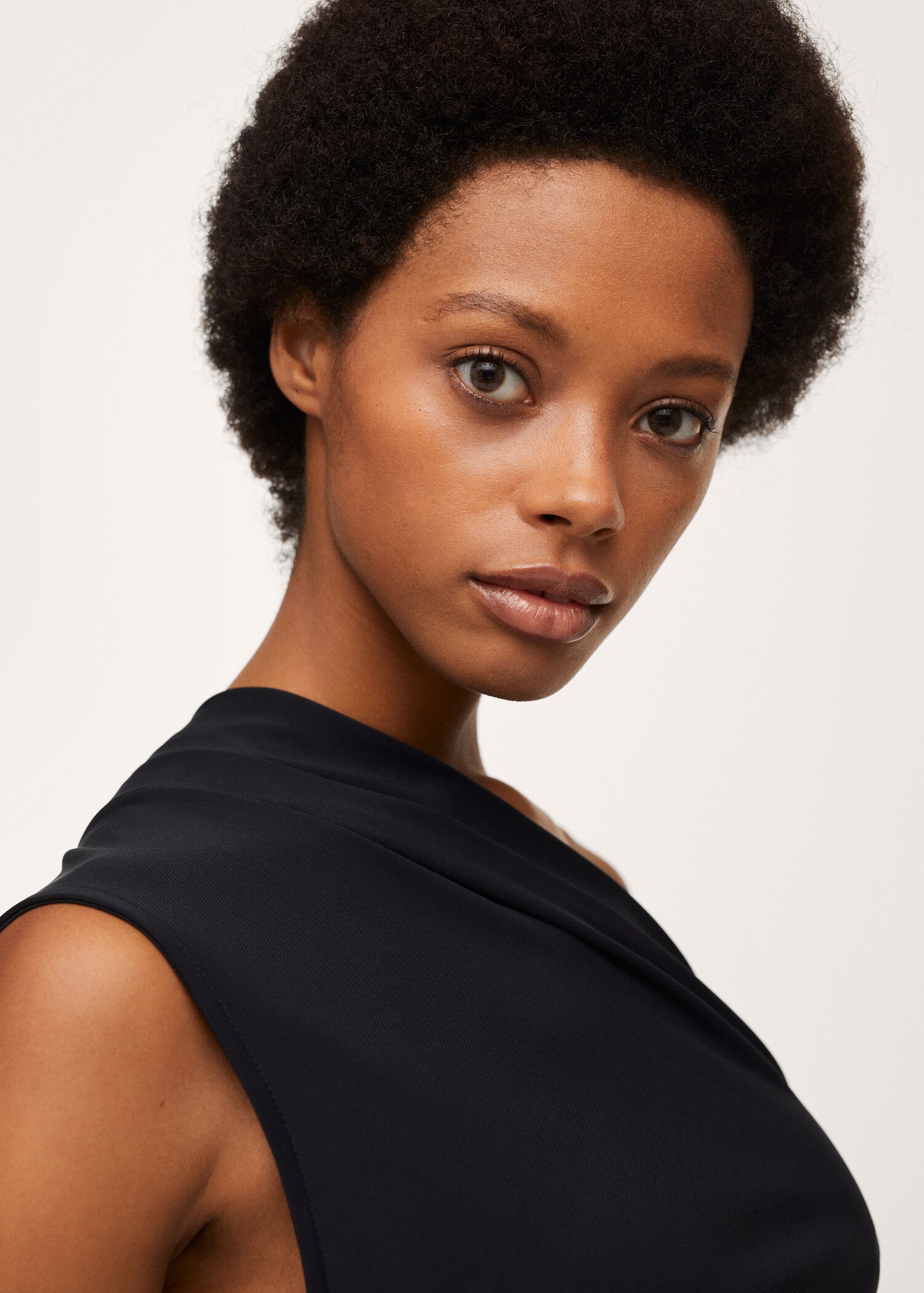 Asymmetric design top - Details of the article 1