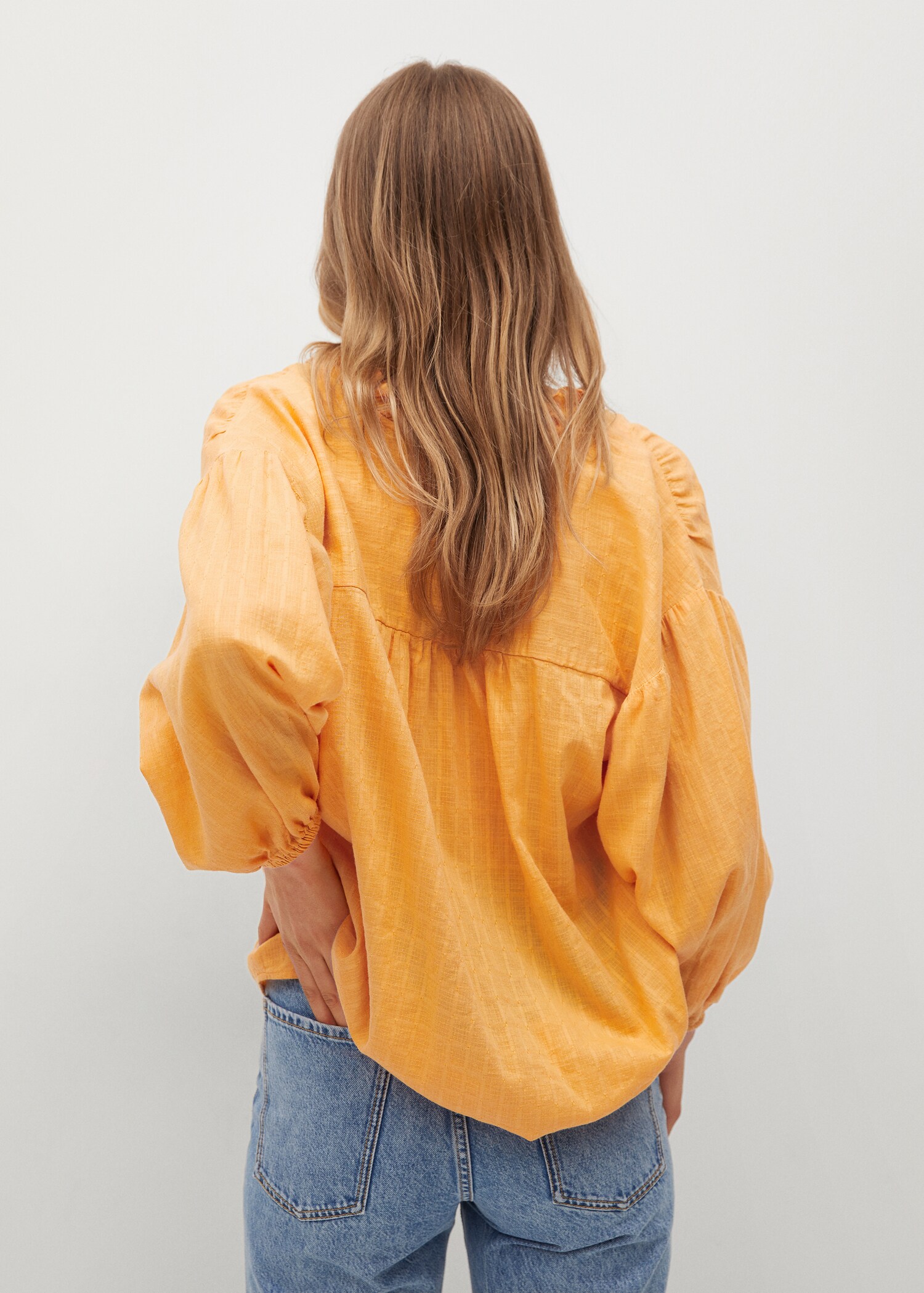Baumwollbluse mit Textur - Rückseite des Artikels