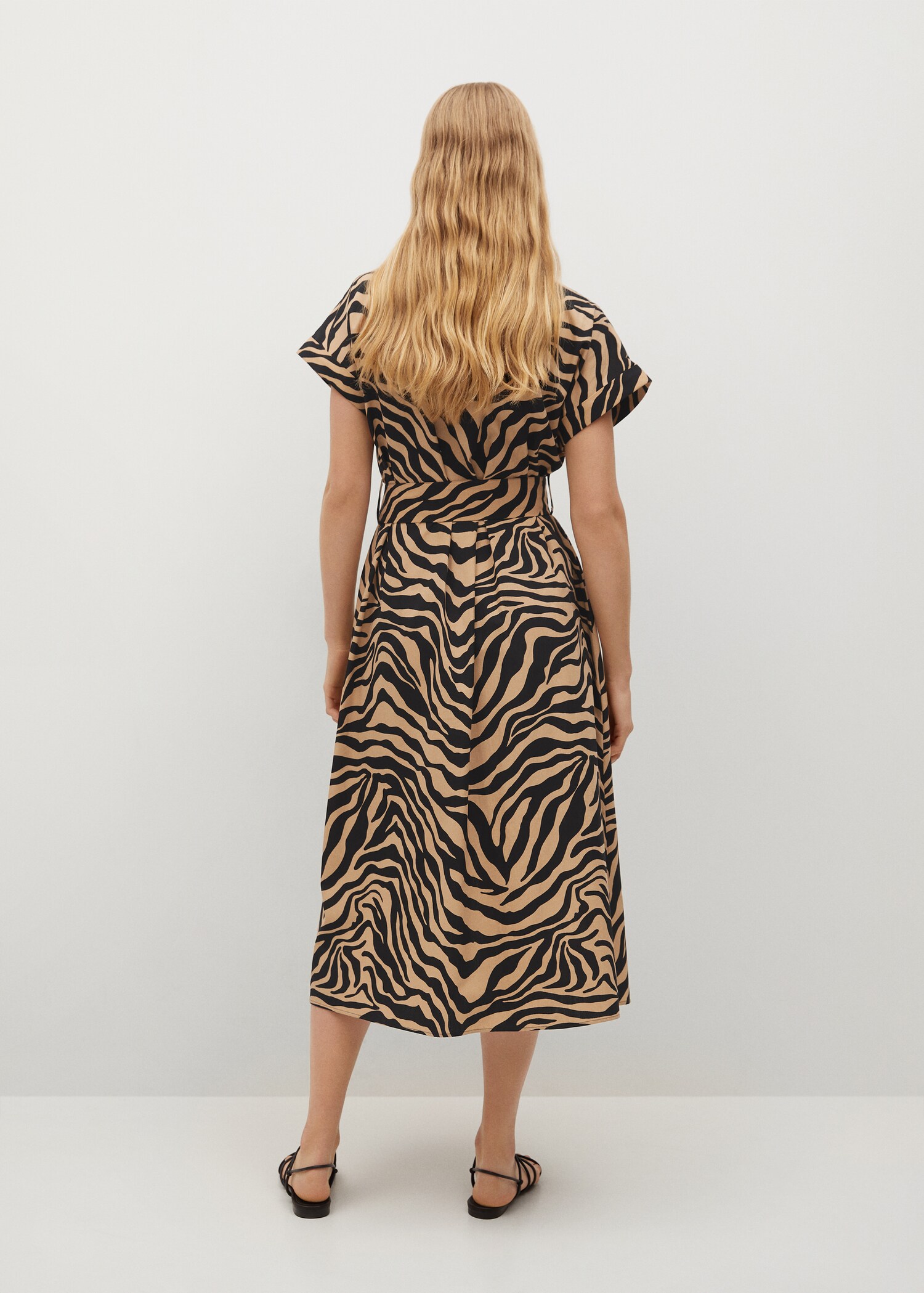 Vestido camisero estampado - Reverso del artículo
