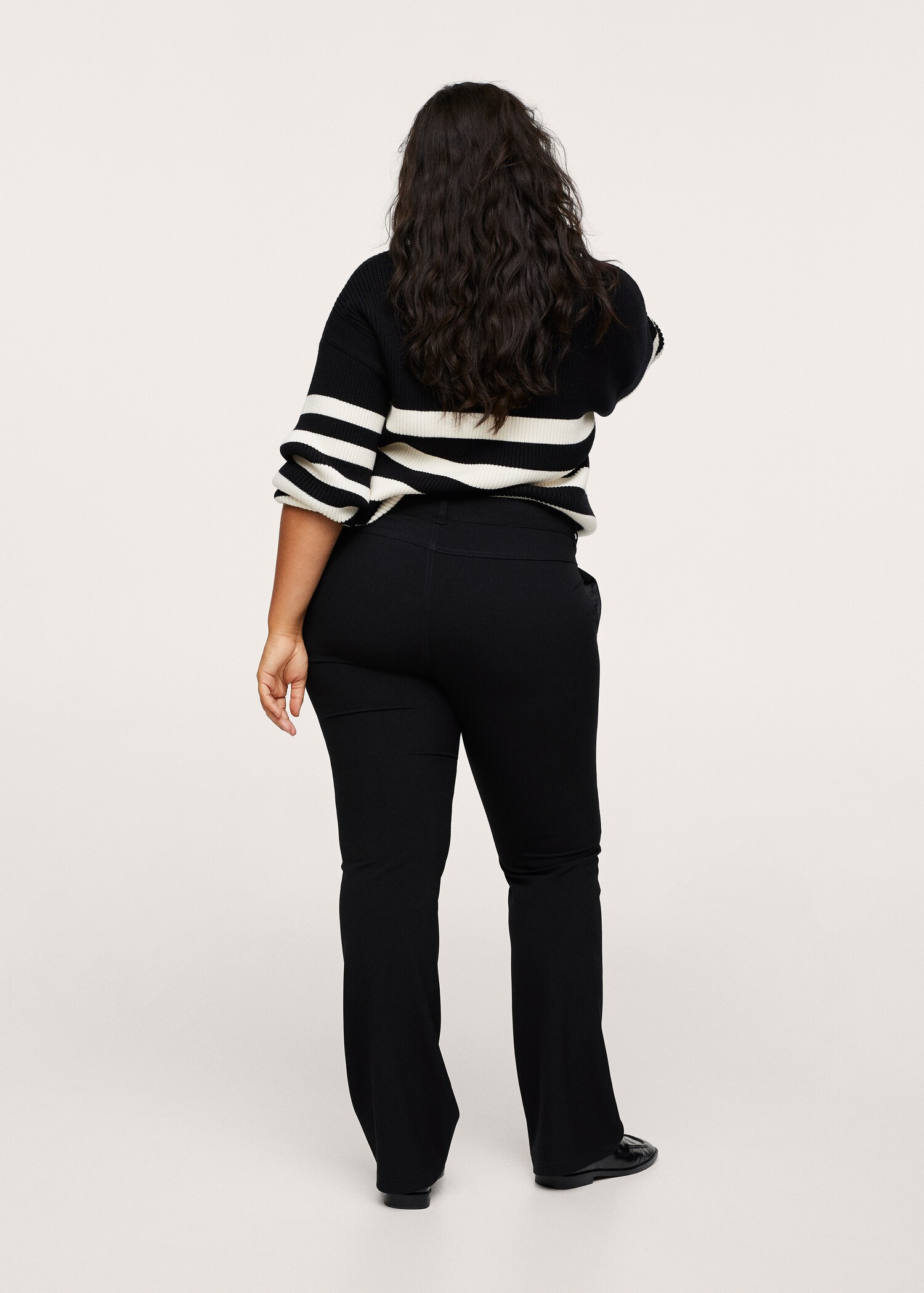 Straight trousers - Reverse of the article