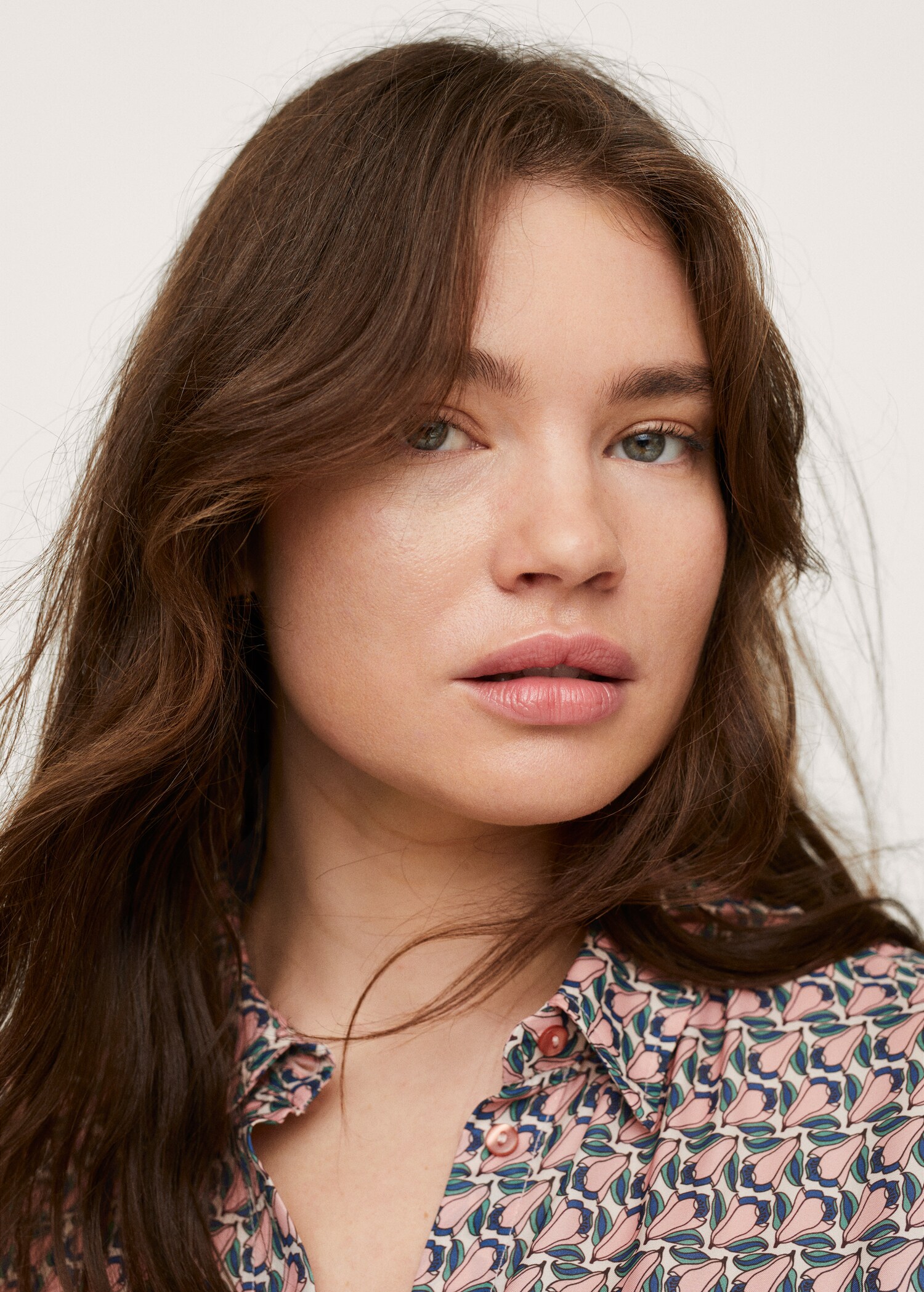 Blusa fluida estampada - Detalle del artículo 1