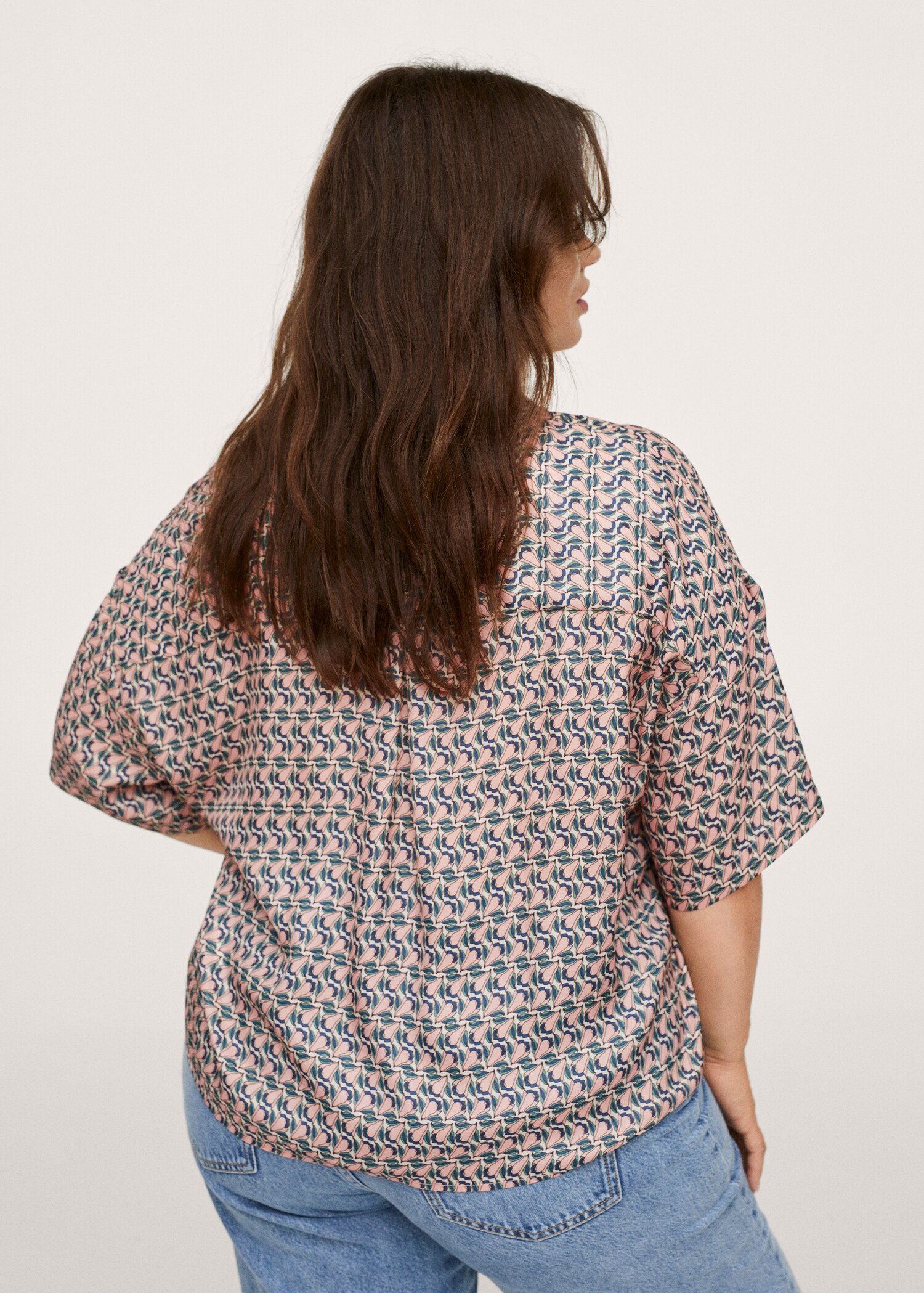 Blusa fluida estampada - Reverso del artículo