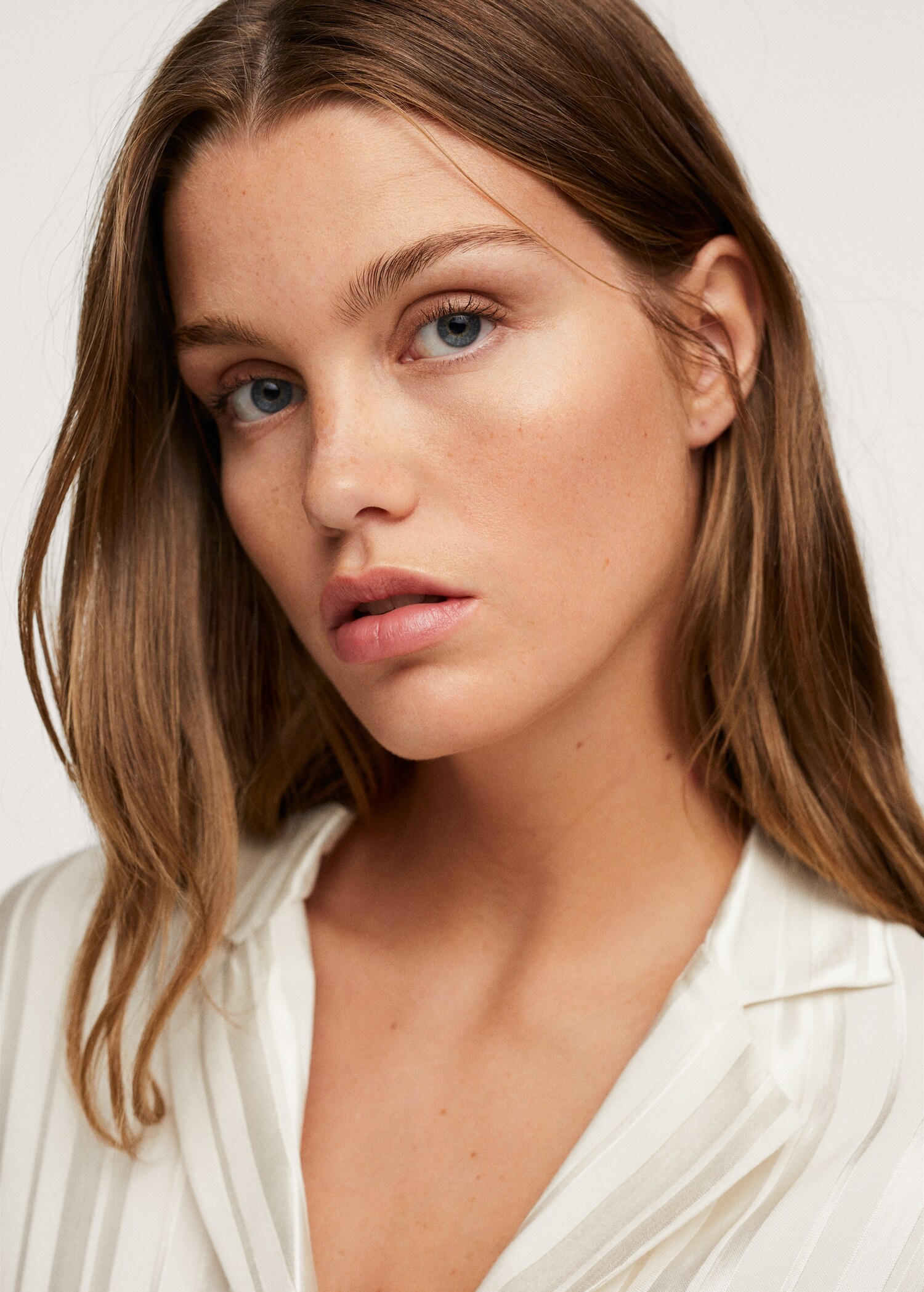 Striped satin pyjama shirt - Details of the article 1