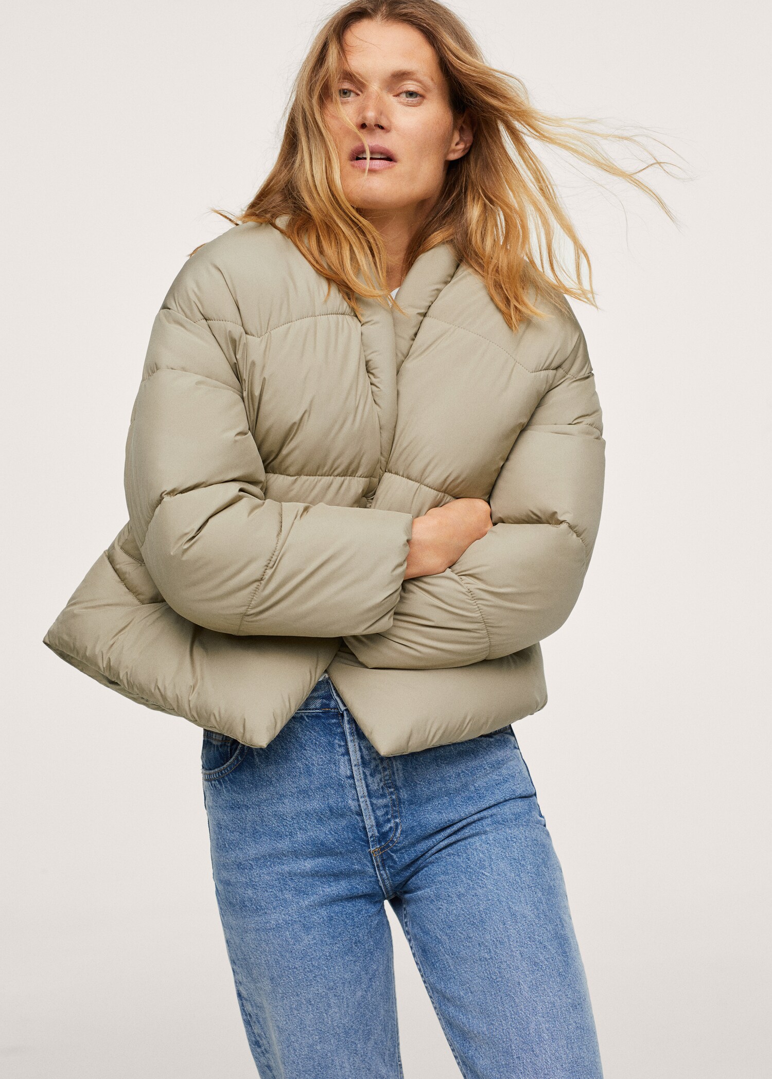 Anorak acolchado cuello pico - Plano medio