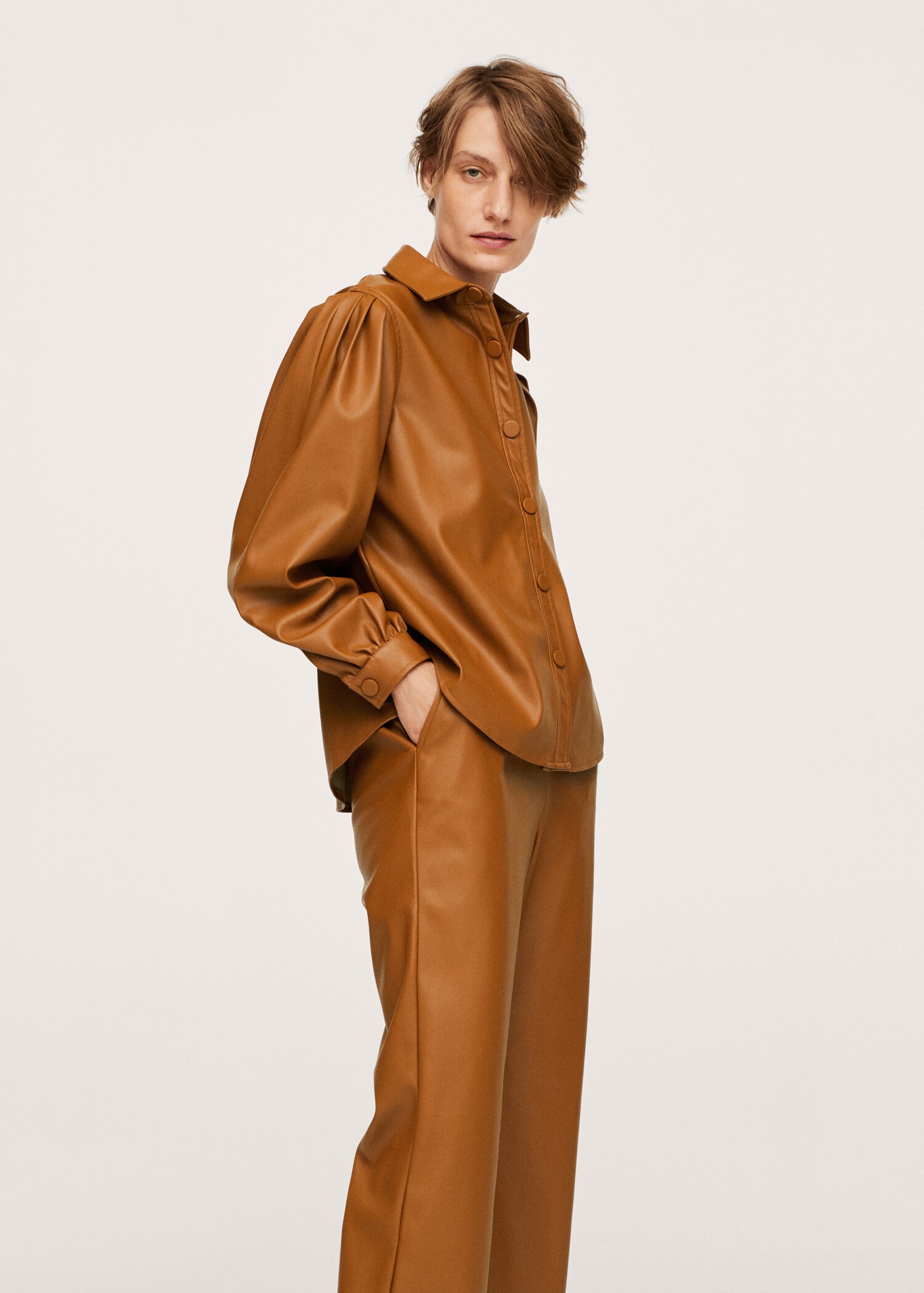 Sobrecamisa efecto piel - Plano medio