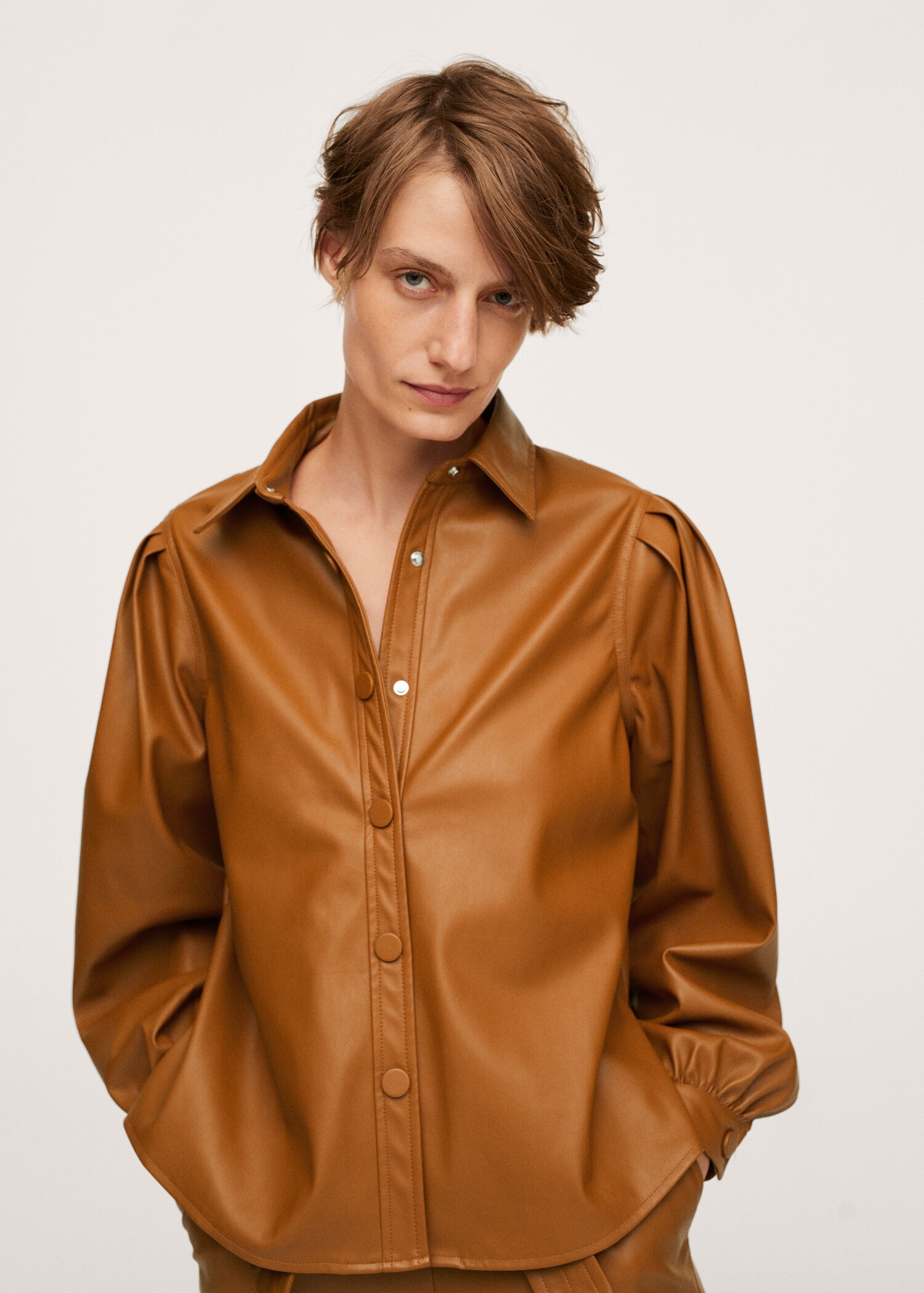 Sobrecamisa efecto piel - Detalle del artículo 1