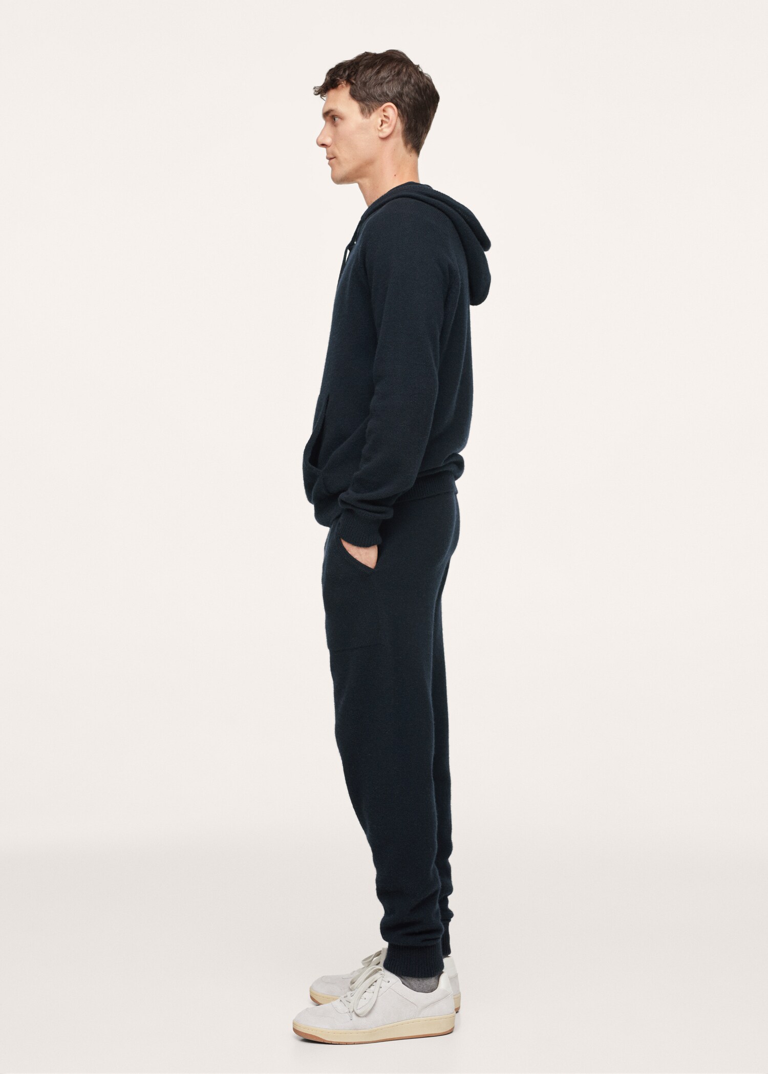 Pantalón jogger punto lana cashmere - Plano medio