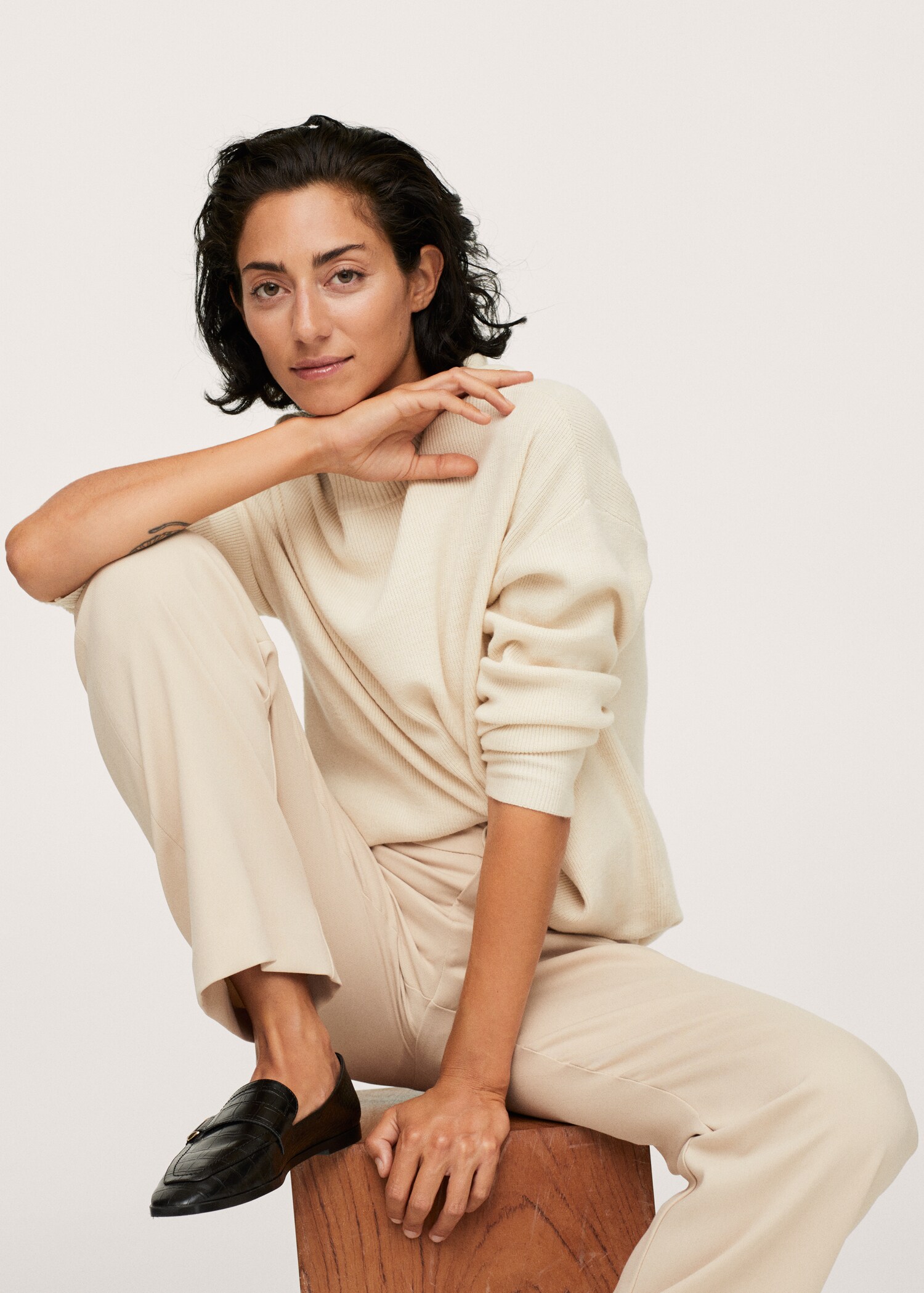 High-waist straight trousers - Details of the article 3