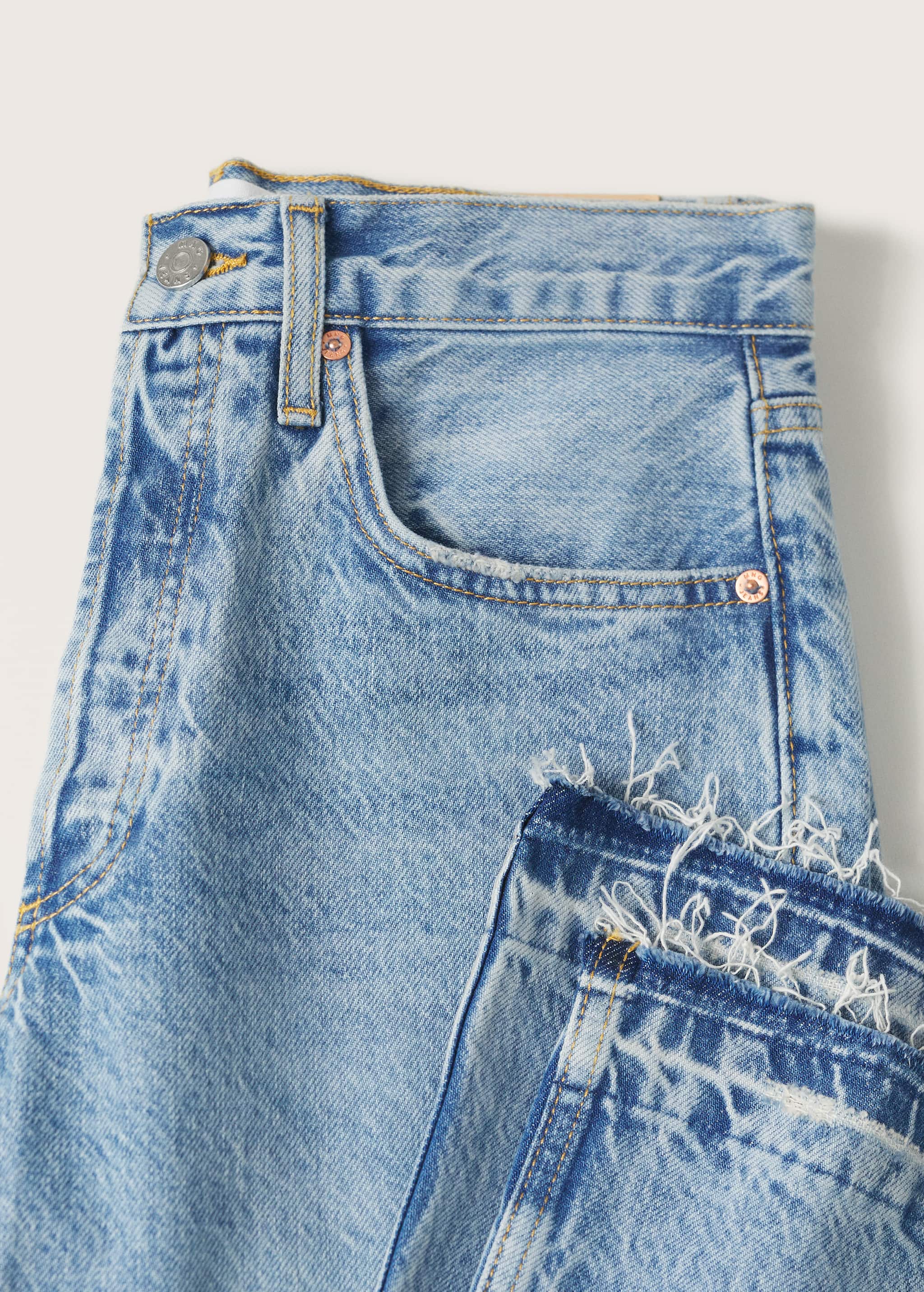 Mid-rise flared jeans - Details of the article 7
