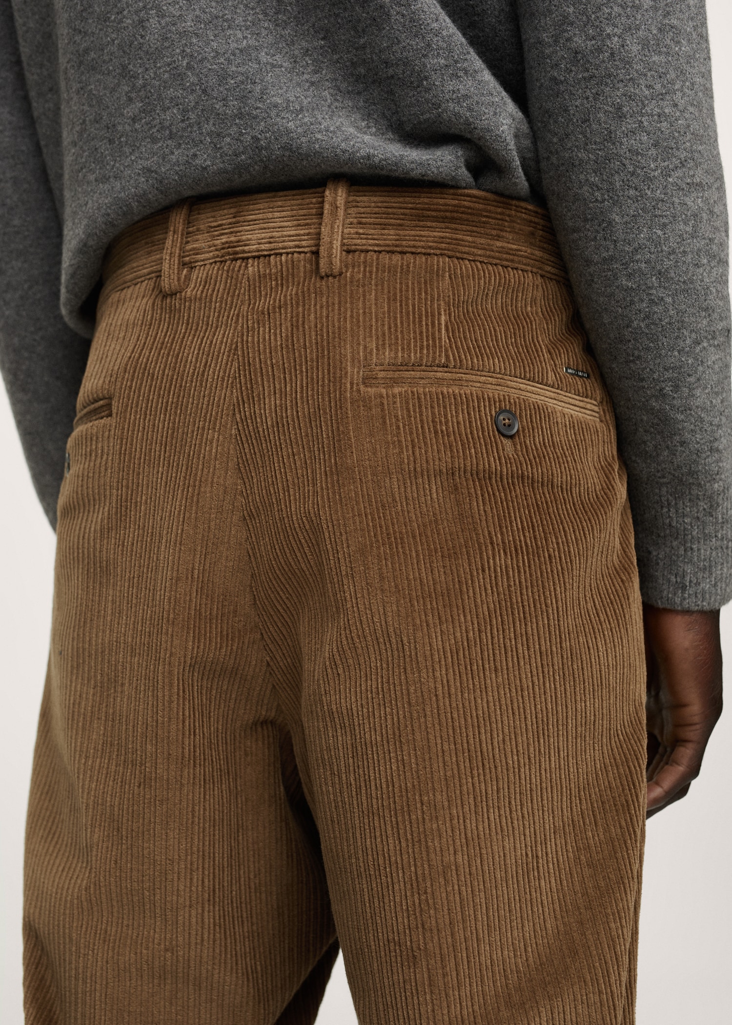 Pleated corduroy trousers - Details of the article 3