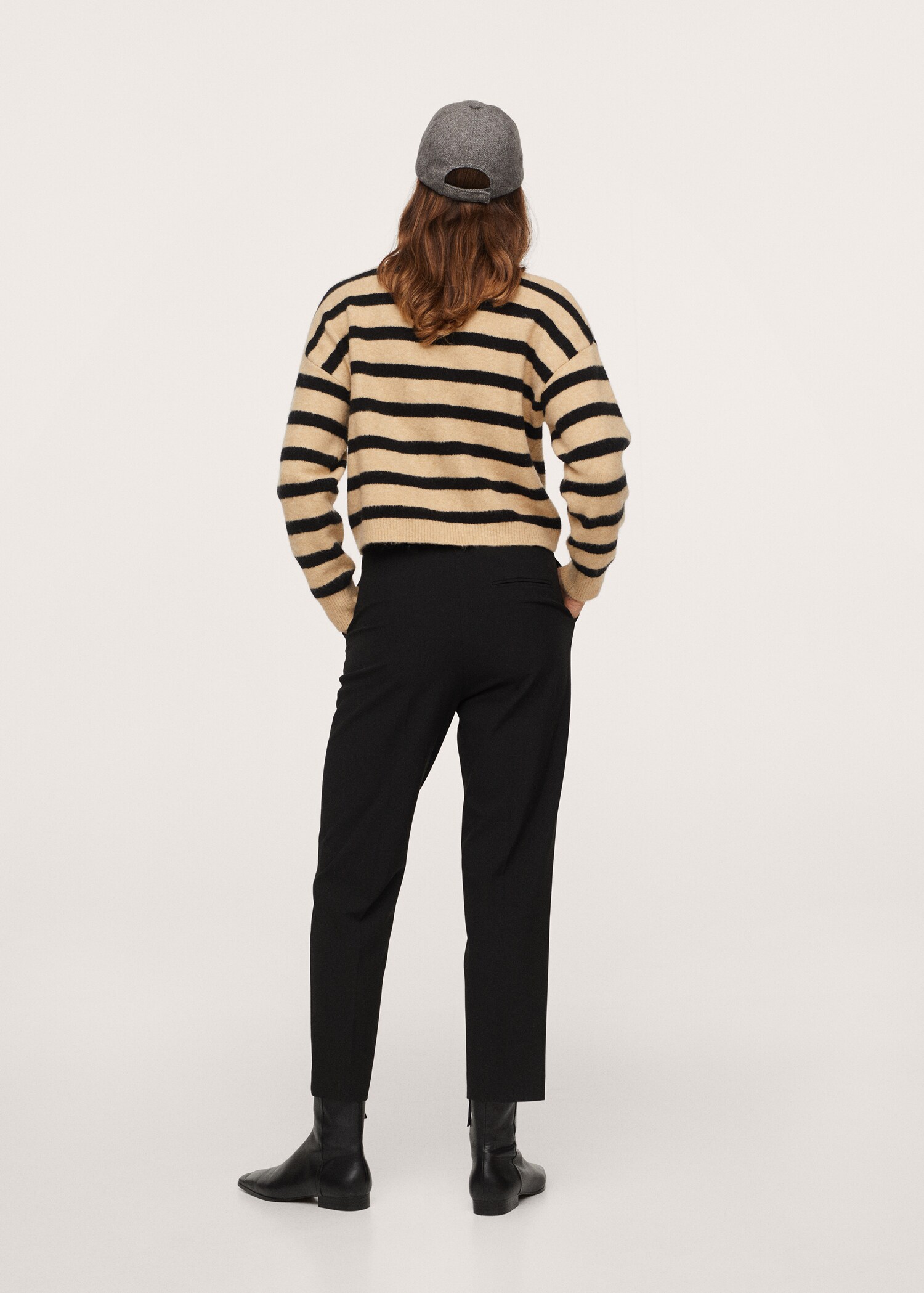 Pantalón tiro alto pinzas  - Reverso del artículo