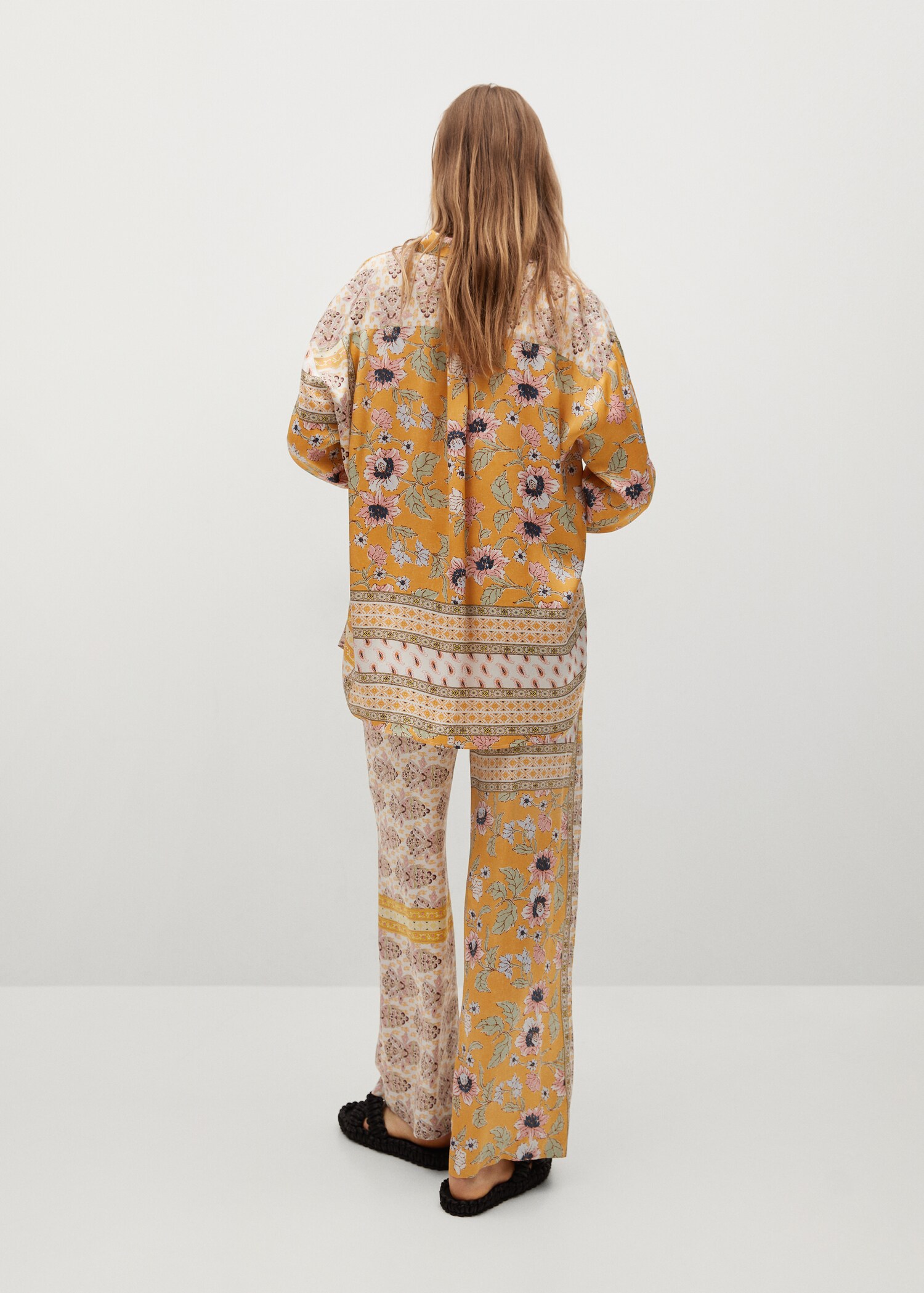 Pantalón estampado combinado - Reverso del artículo