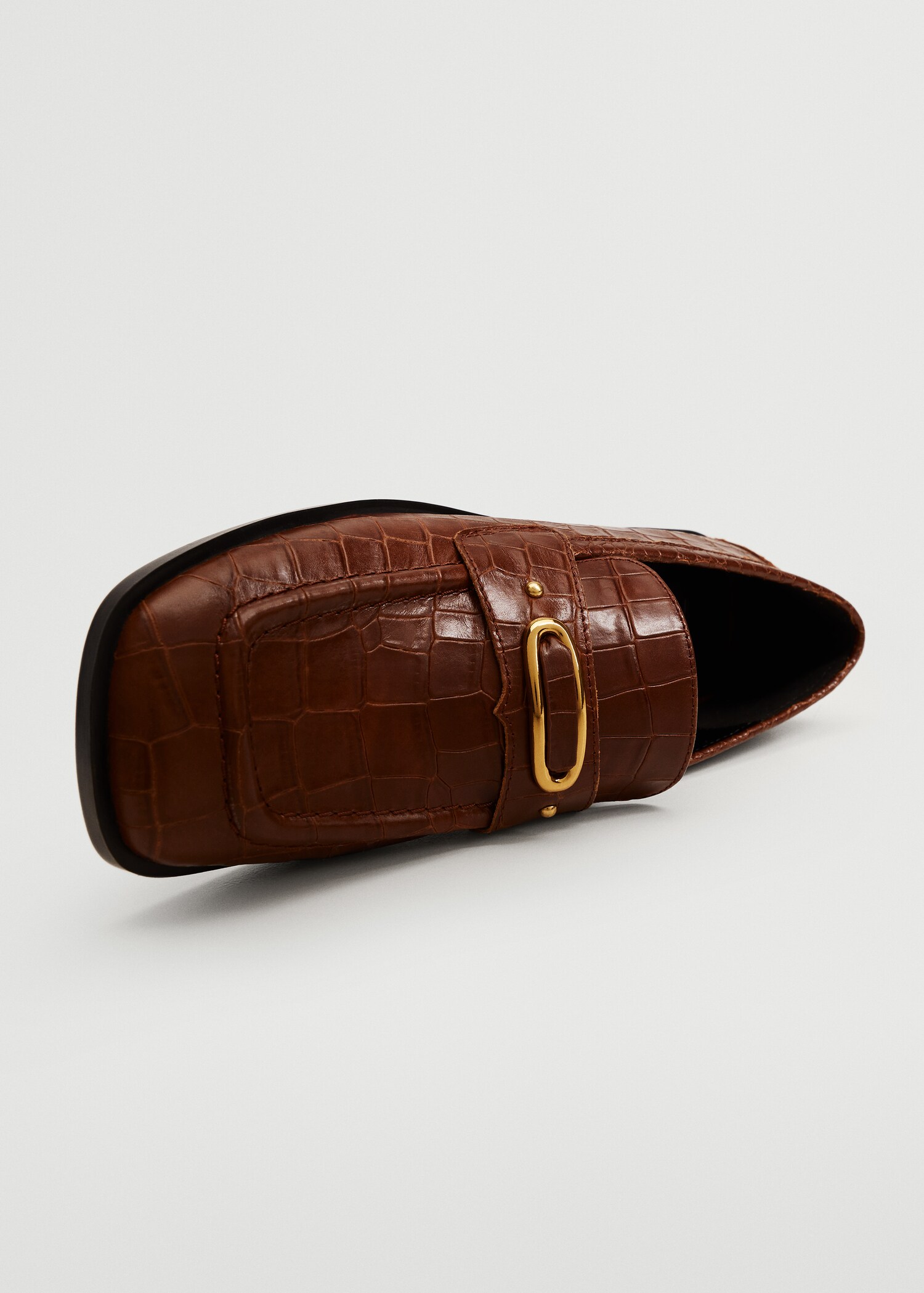 Mocassim de pele com fivela - Plano médio