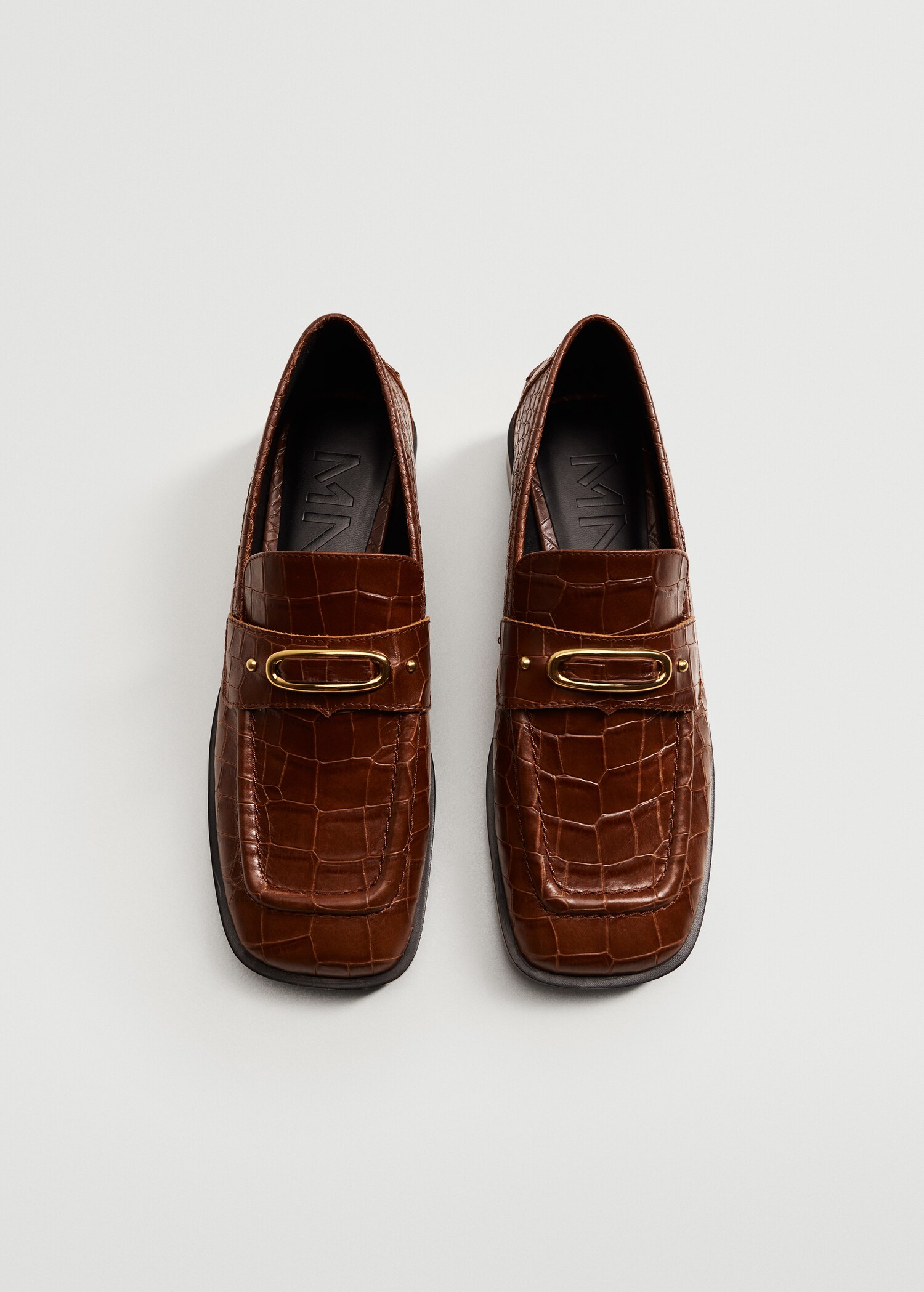 Mocassim de pele com fivela - Pormenor do artigo 4