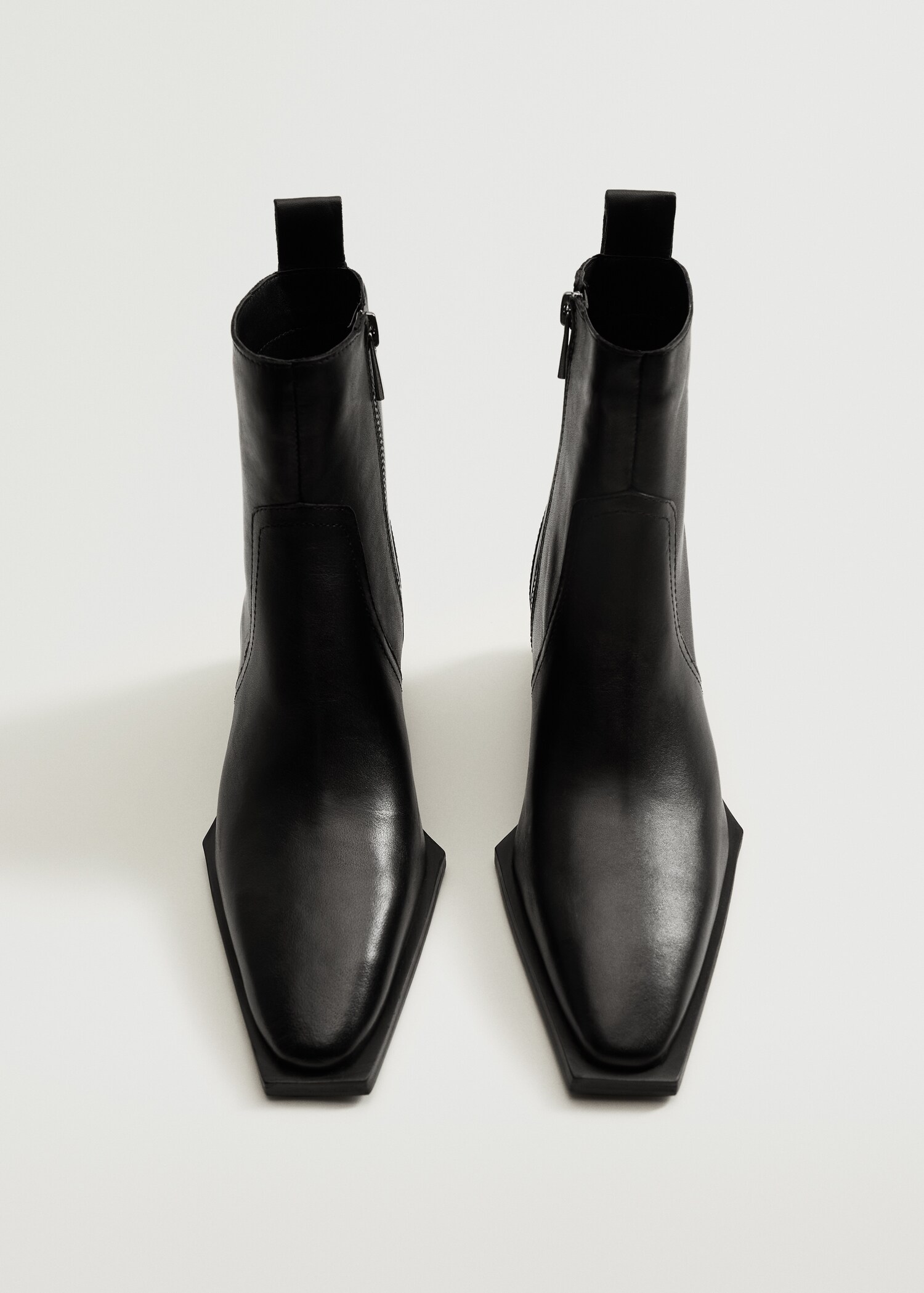 Leather pointed ankle boots - Medium plane
