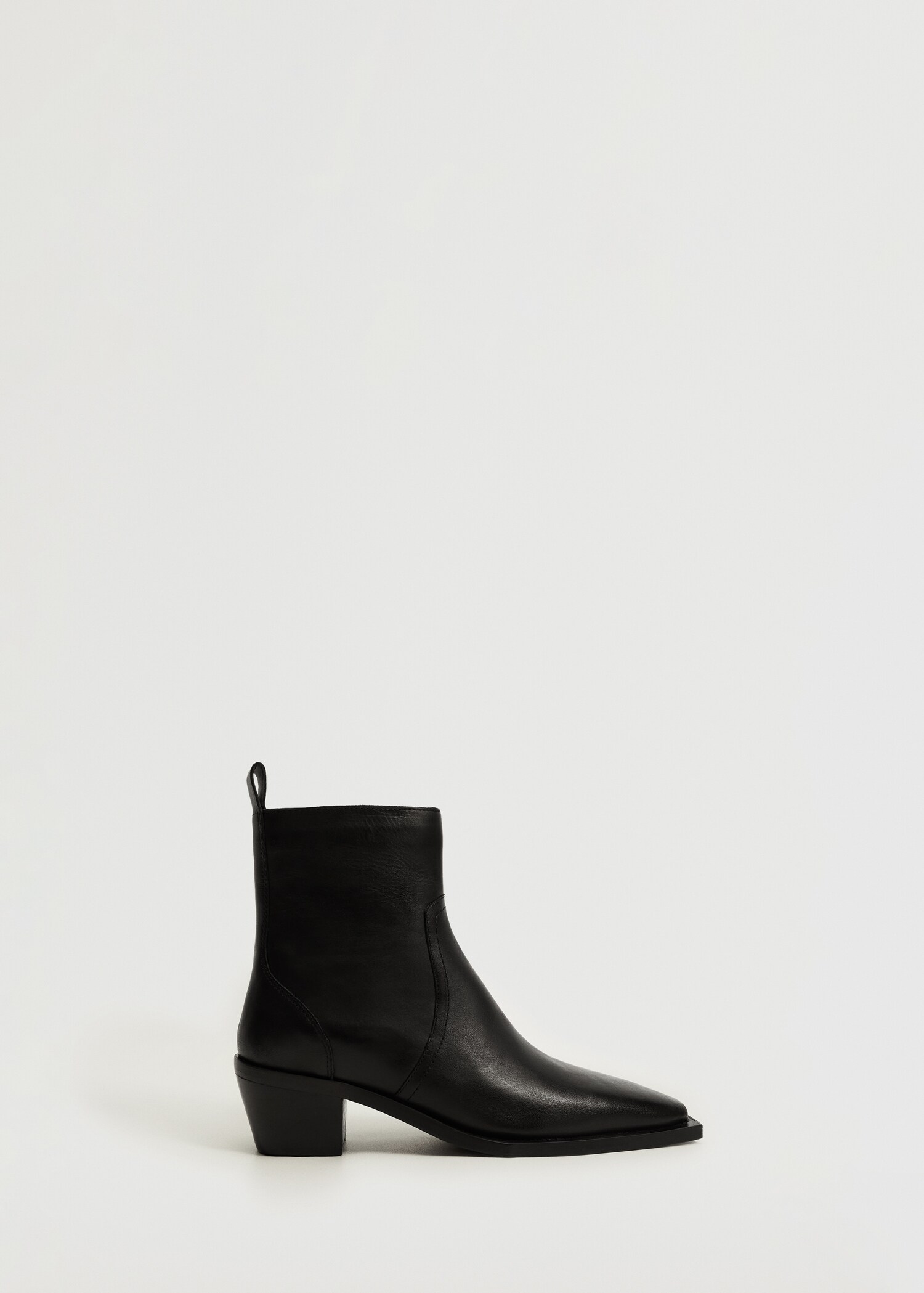 Leather pointed ankle boots - Article without model