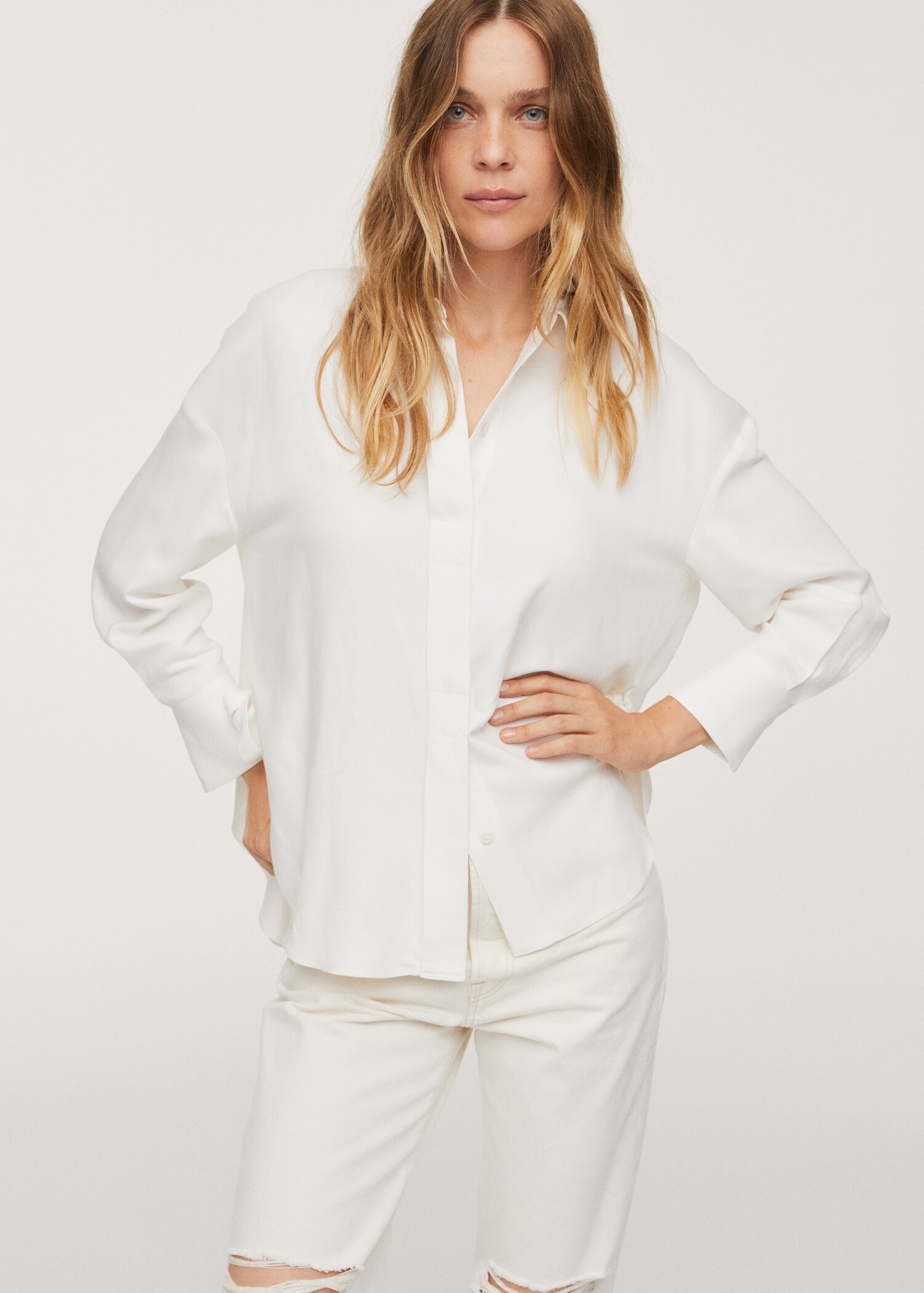 Camisa aberturas laterales - Plano medio