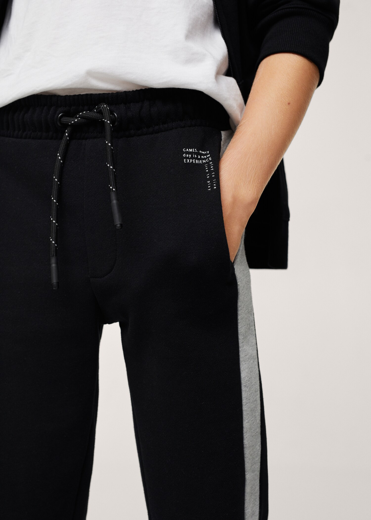 Kalhoty jogger s pruhy - Detail zboží 3