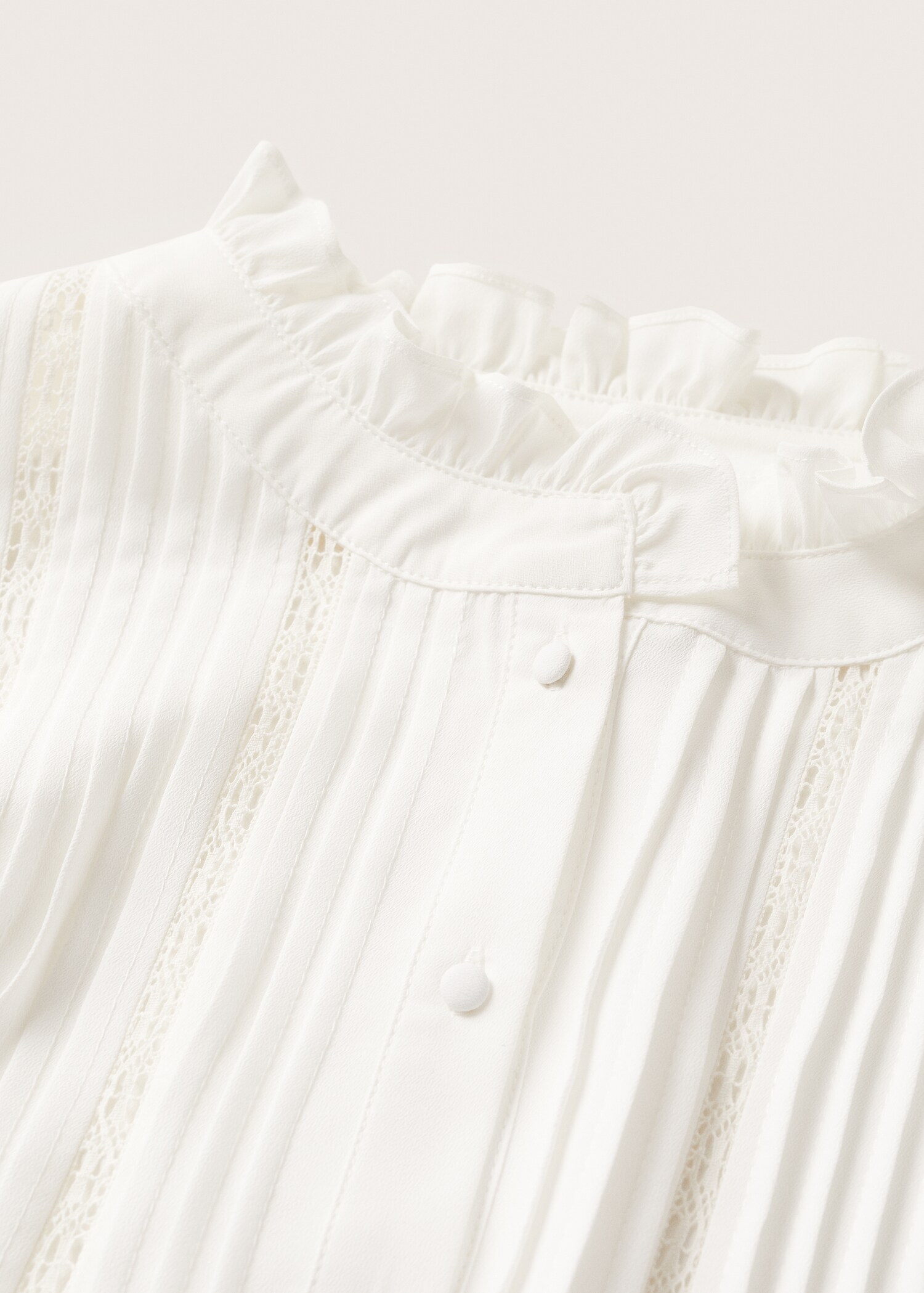 Pleated details blouse - Details of the article 8