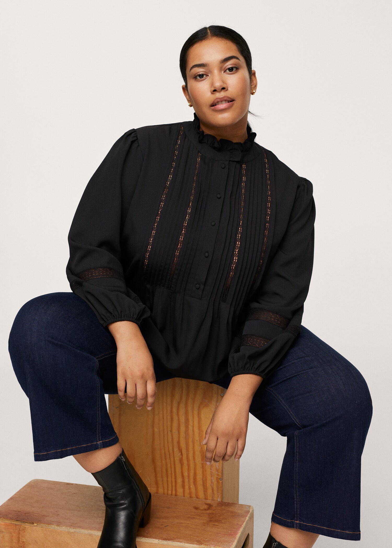 Pleated details blouse - Details of the article 2