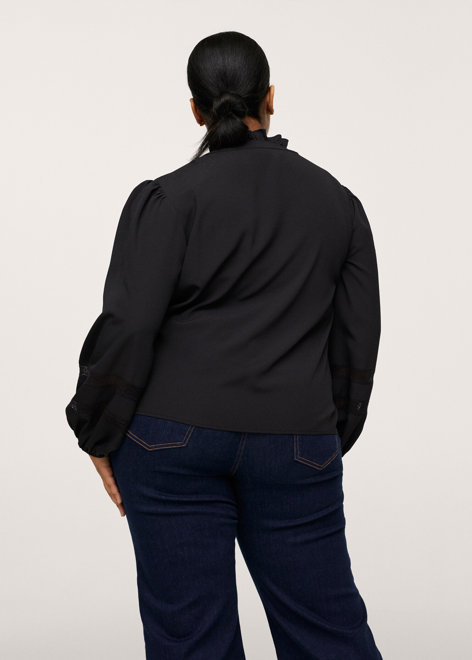 Pleated details blouse - Reverse of the article