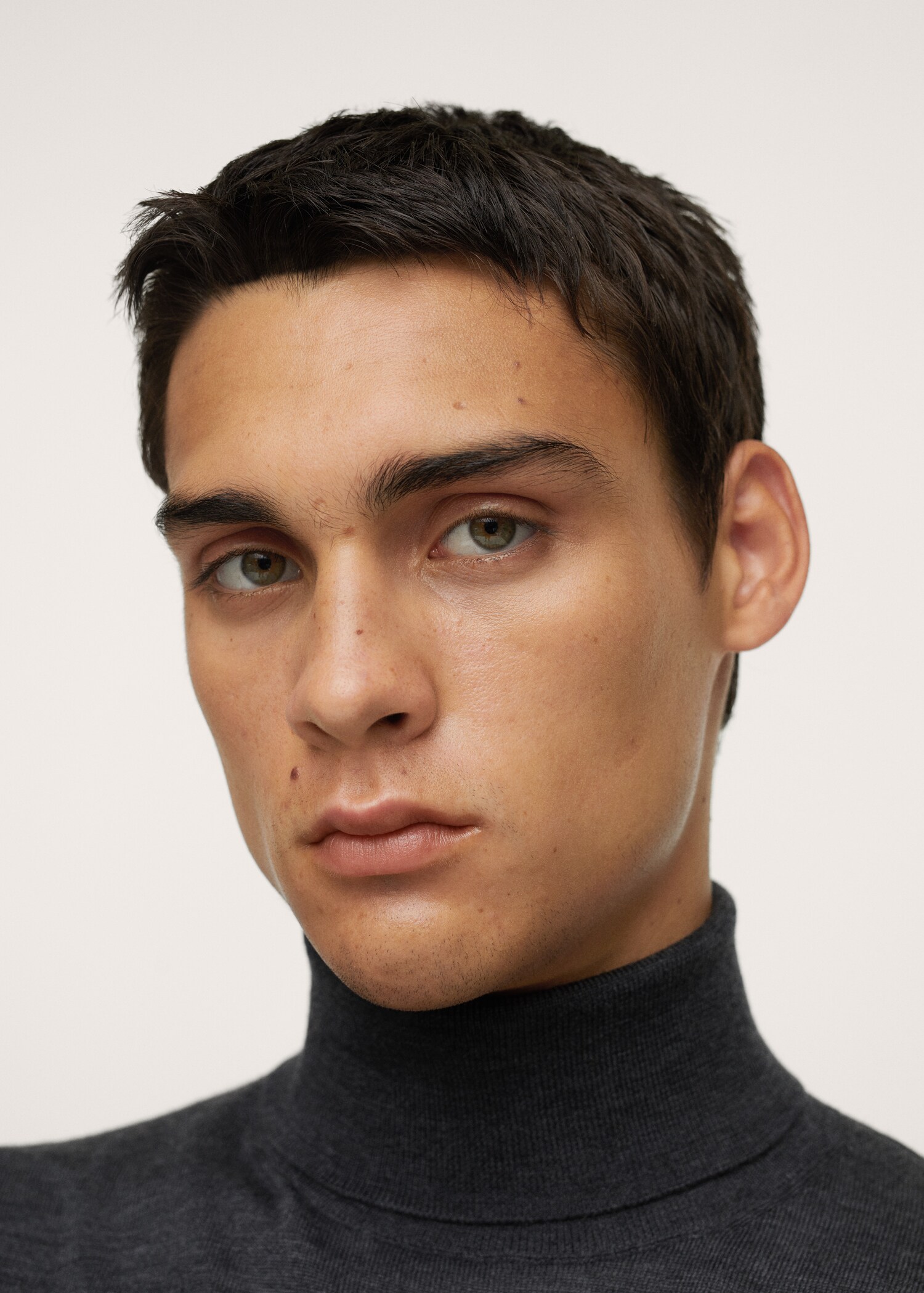 Turtleneck wool sweater - Details of the article 1